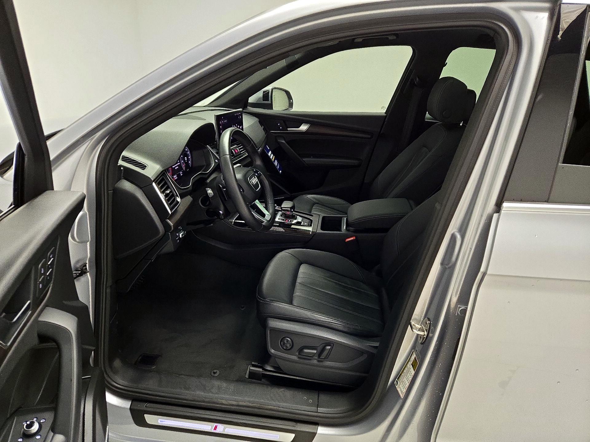 Thumbnail: 2022 Audi Q5 - 11