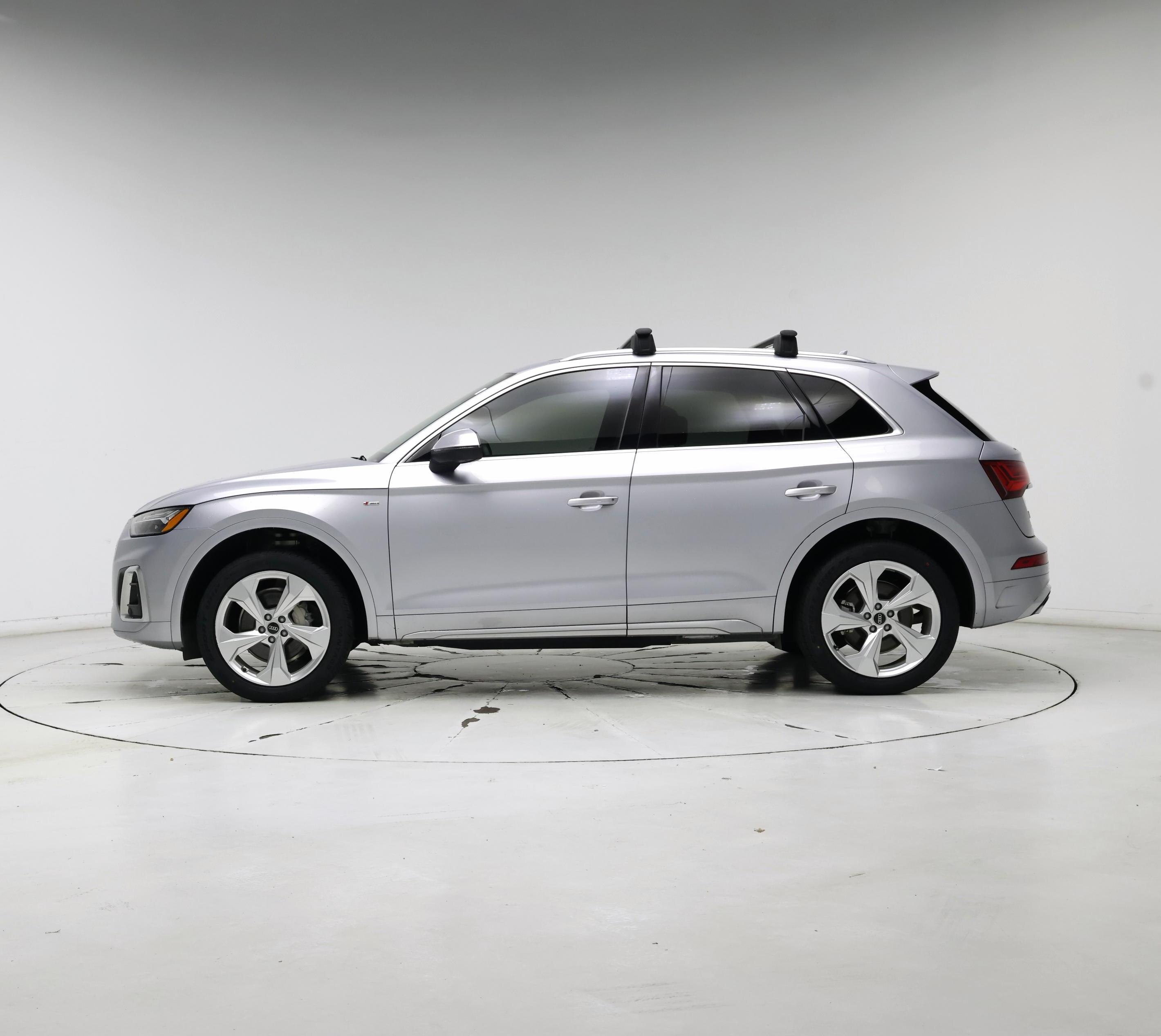 Thumbnail: 2022 Audi Q5 - 3