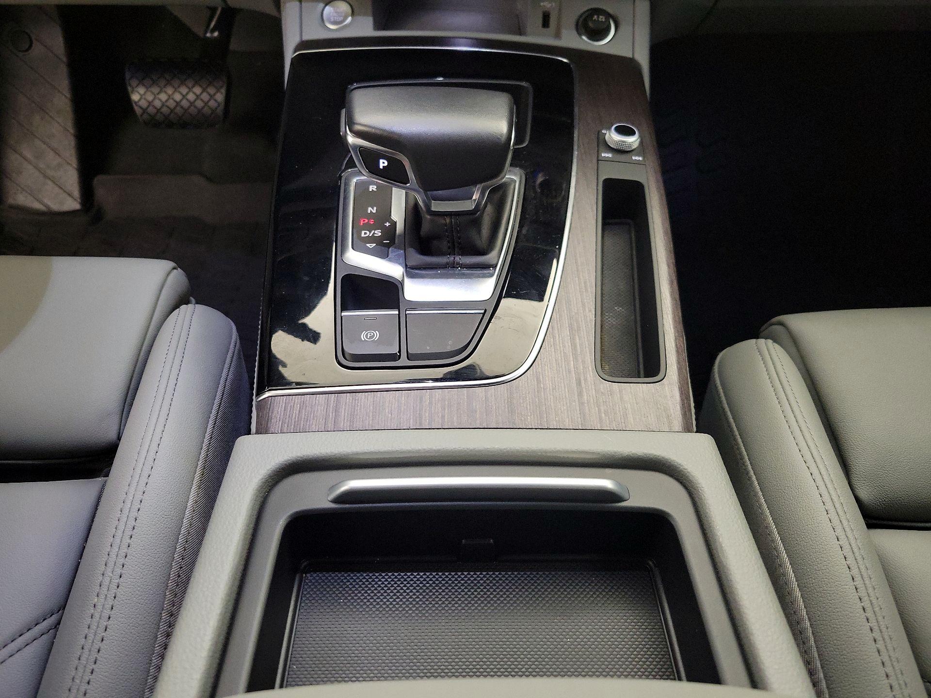 Thumbnail: 2022 Audi Q5 - 18