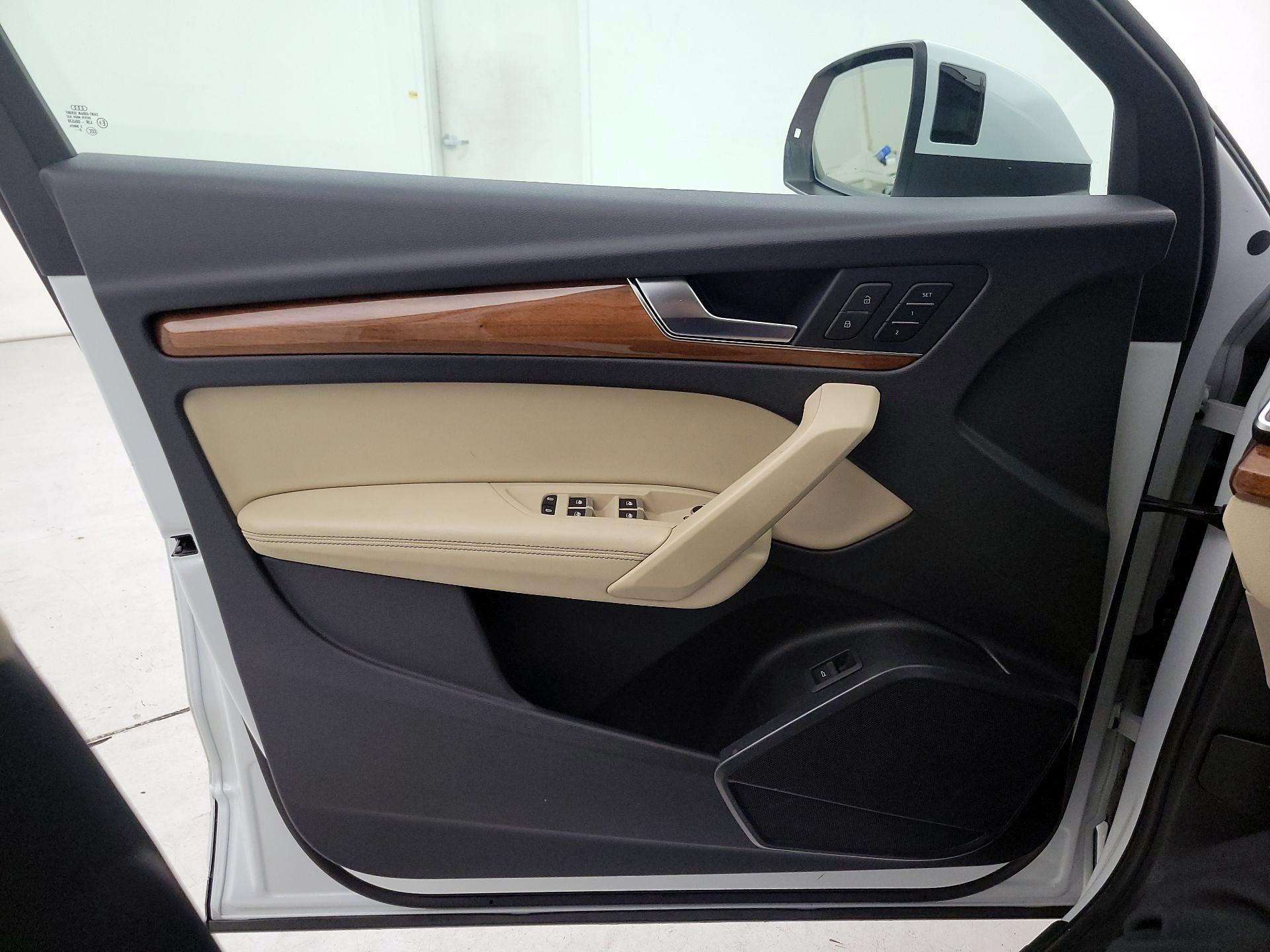 Thumbnail: 2022 Audi Q5 - 12