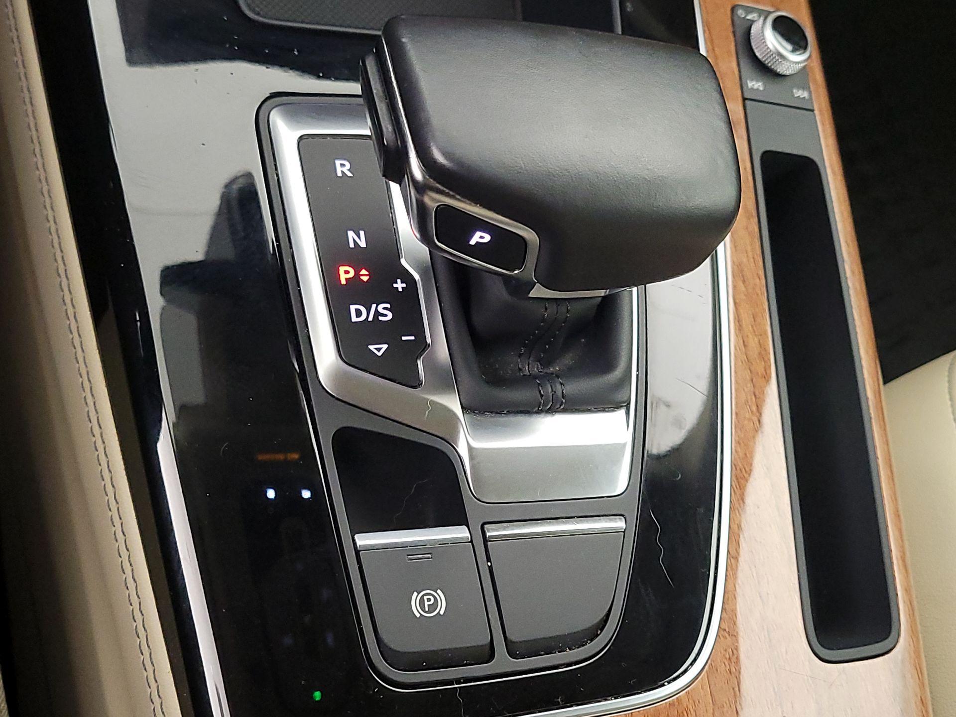 Thumbnail: 2022 Audi Q5 - 17