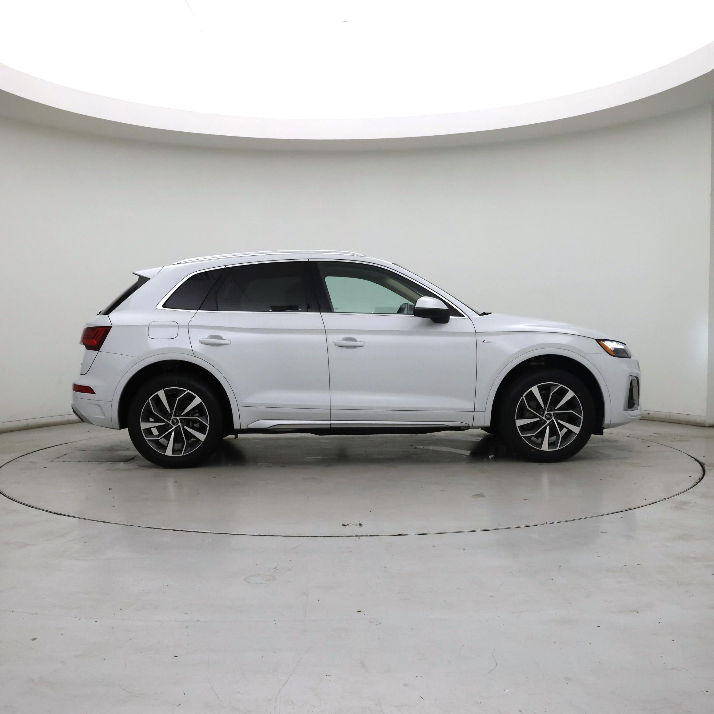 Thumbnail: 2022 Audi Q5 - 7