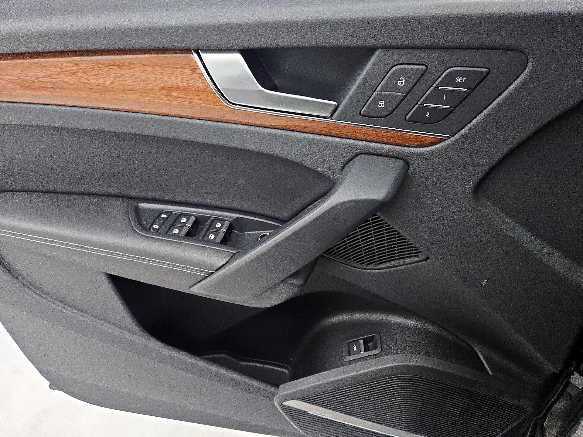 Thumbnail: 2022 Audi Q5 - 12