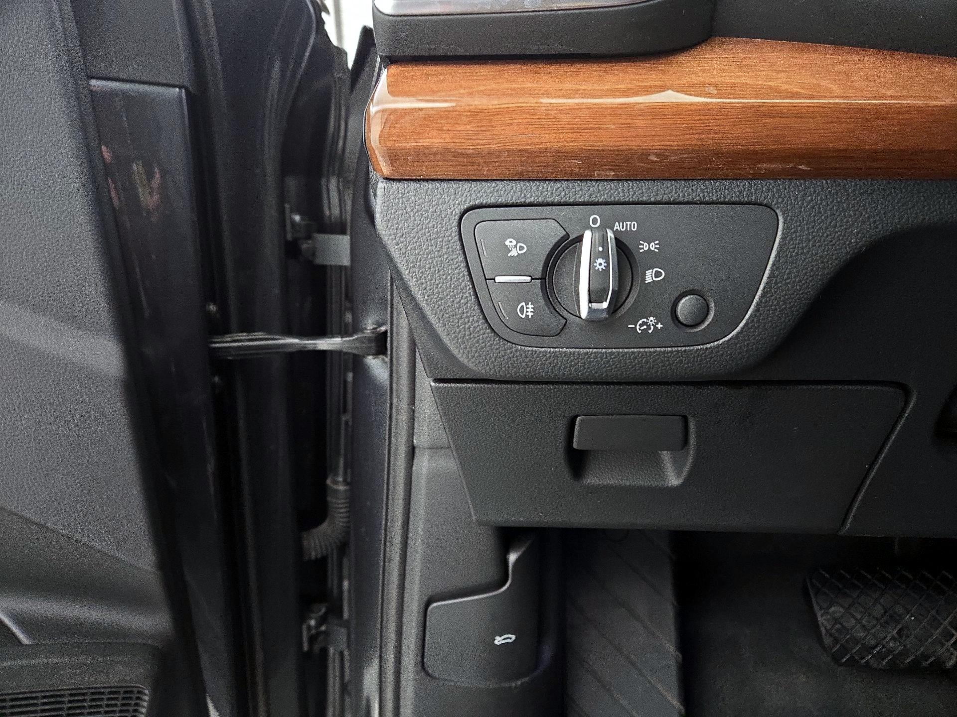 Thumbnail: 2022 Audi Q5 - 13