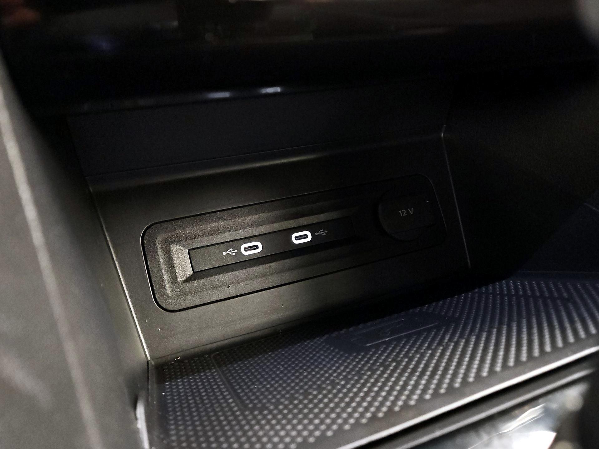 Thumbnail: 2023 Volkswagen Atlas - 18