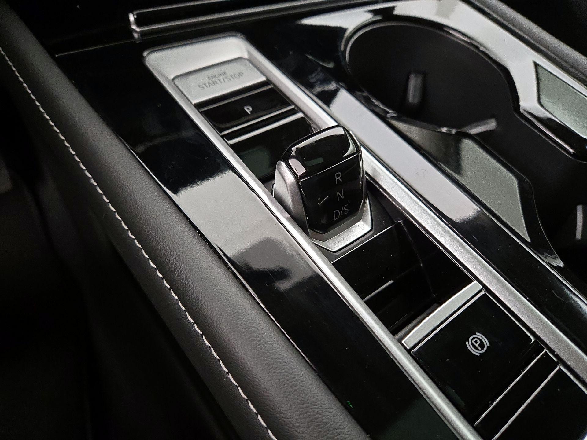 Thumbnail: 2024 Volkswagen Atlas - 17