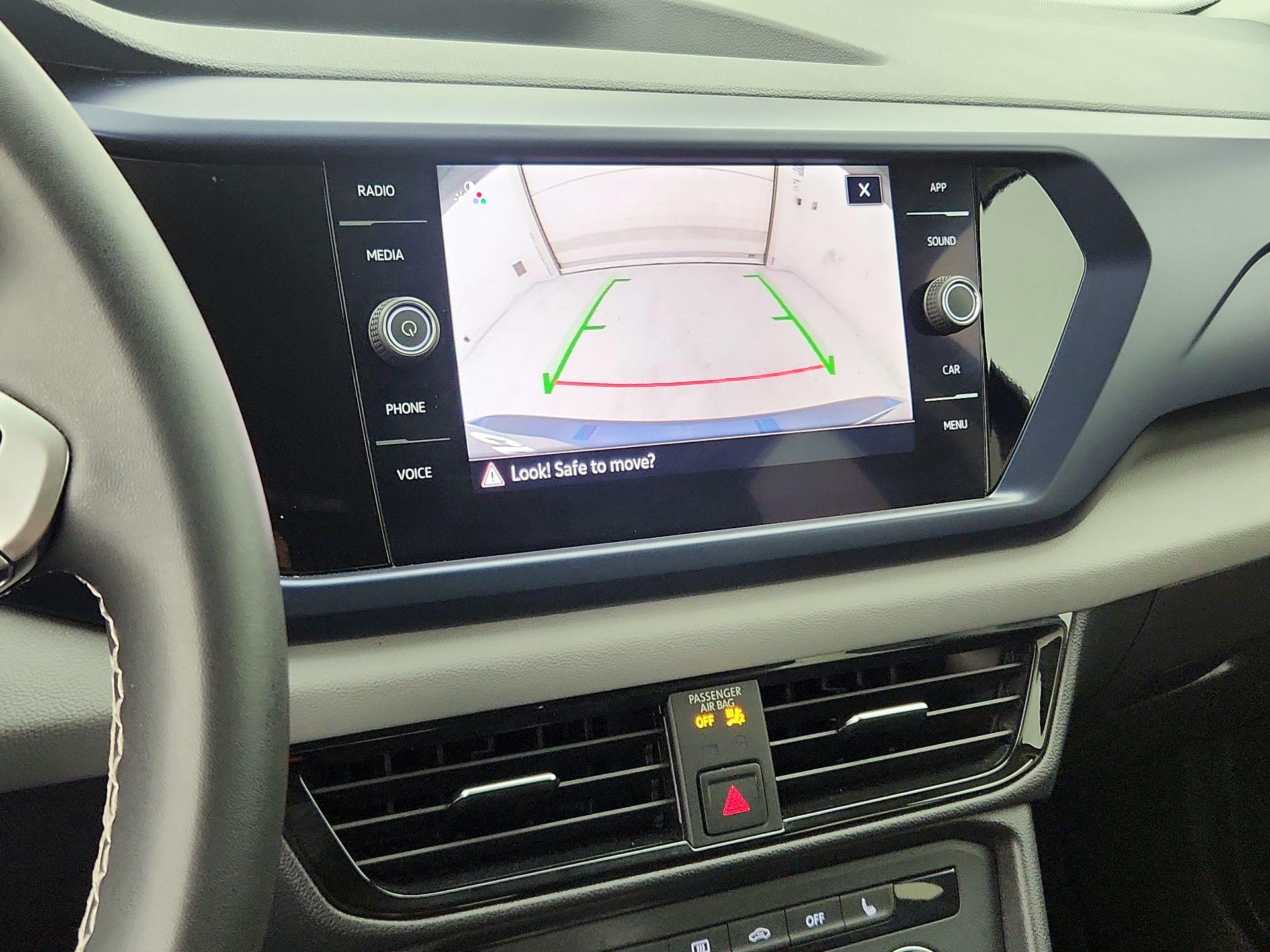 Thumbnail: 2022 Volkswagen Taos - 14