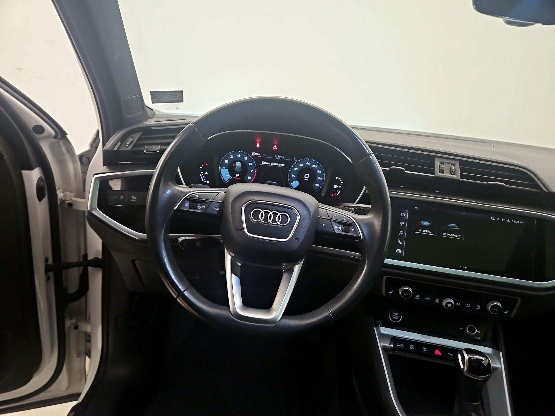 Thumbnail: 2023 Audi Q3 - 10