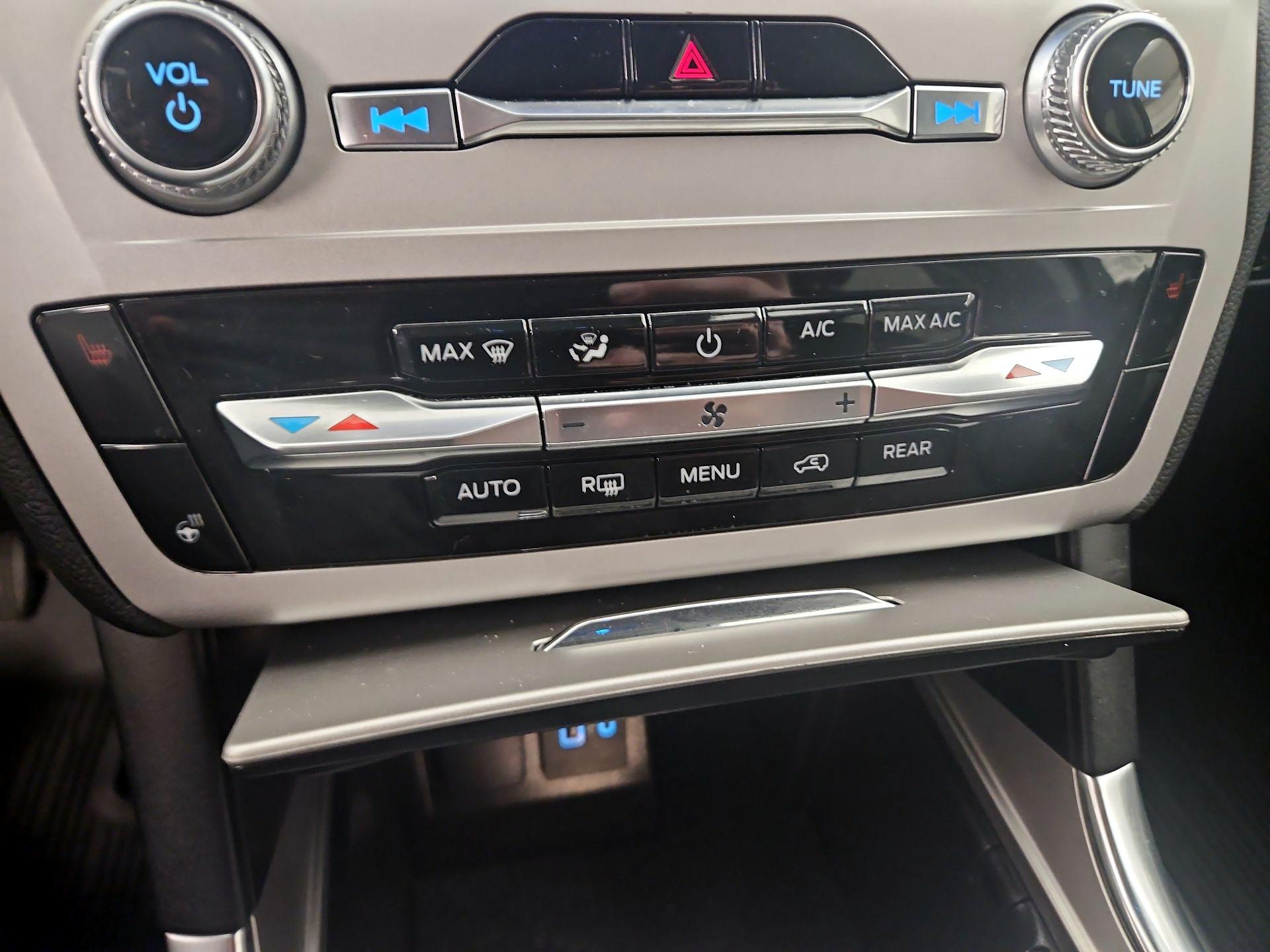 Thumbnail: 2023 Ford Explorer - 17