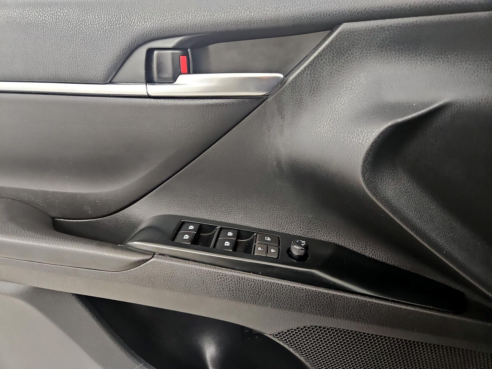 Thumbnail: 2020 Toyota Camry - 12