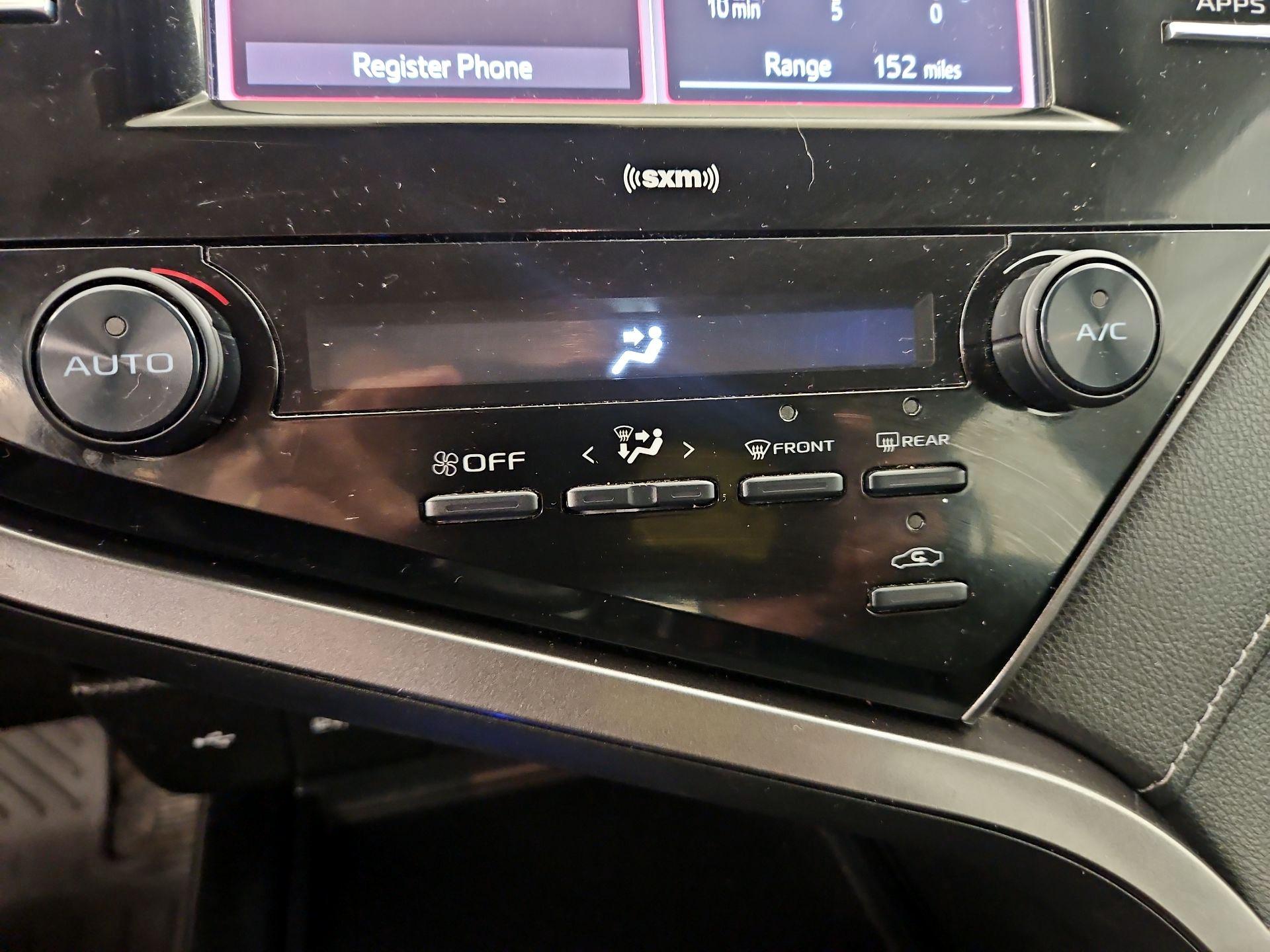 Thumbnail: 2020 Toyota Camry - 16