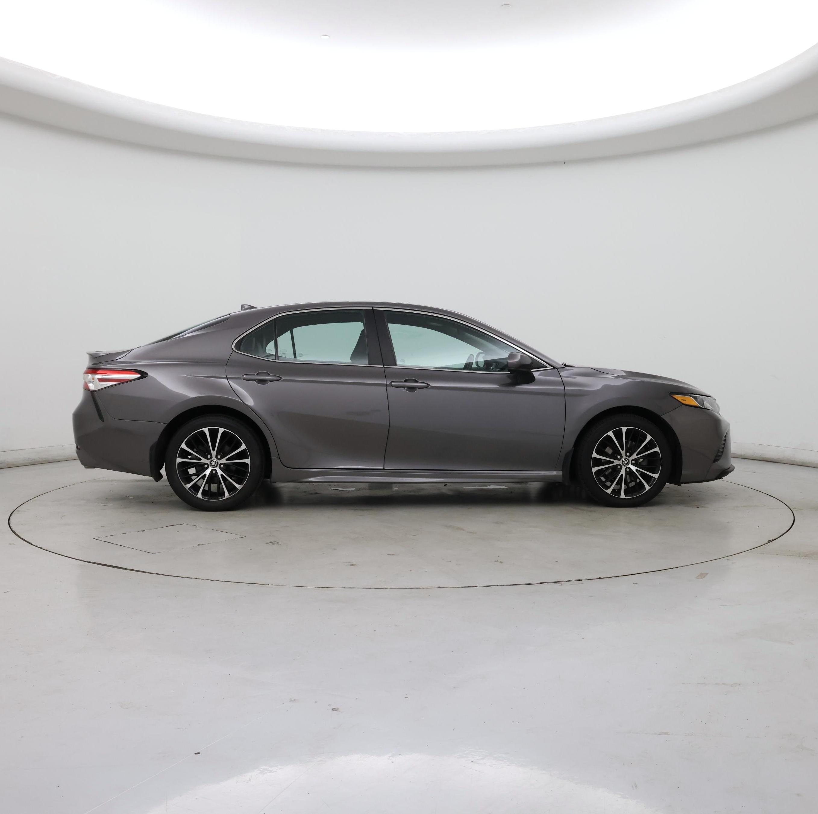 Thumbnail: 2020 Toyota Camry - 7