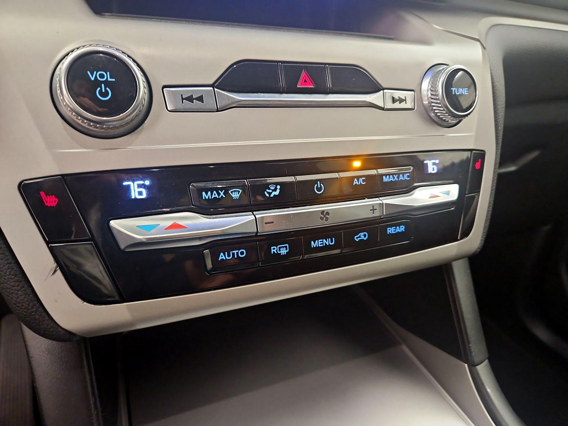 Thumbnail: 2021 Ford Explorer - 17