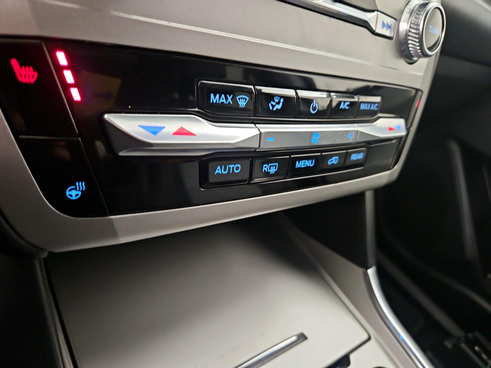 Thumbnail: 2022 Ford Explorer - 17