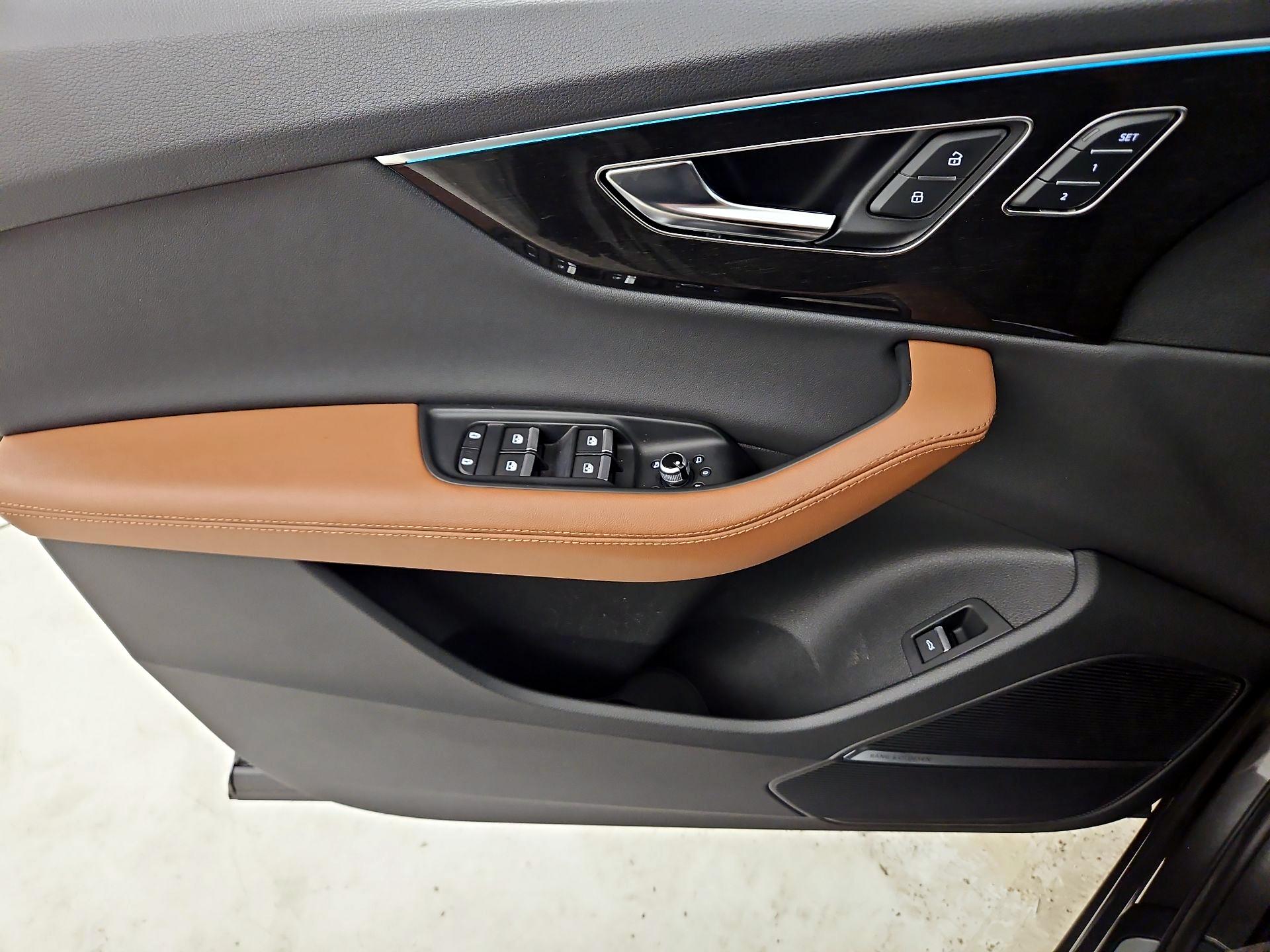 Thumbnail: 2023 Audi Q7 - 12