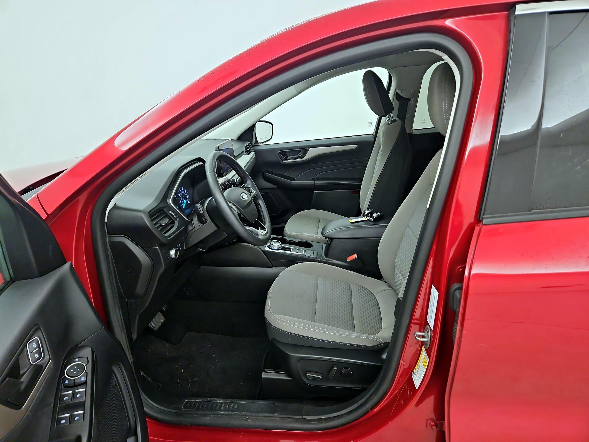 Thumbnail: 2022 Ford Escape - 11