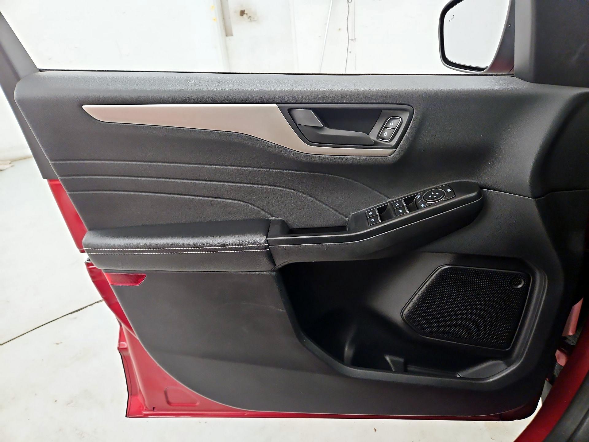 Thumbnail: 2022 Ford Escape - 12