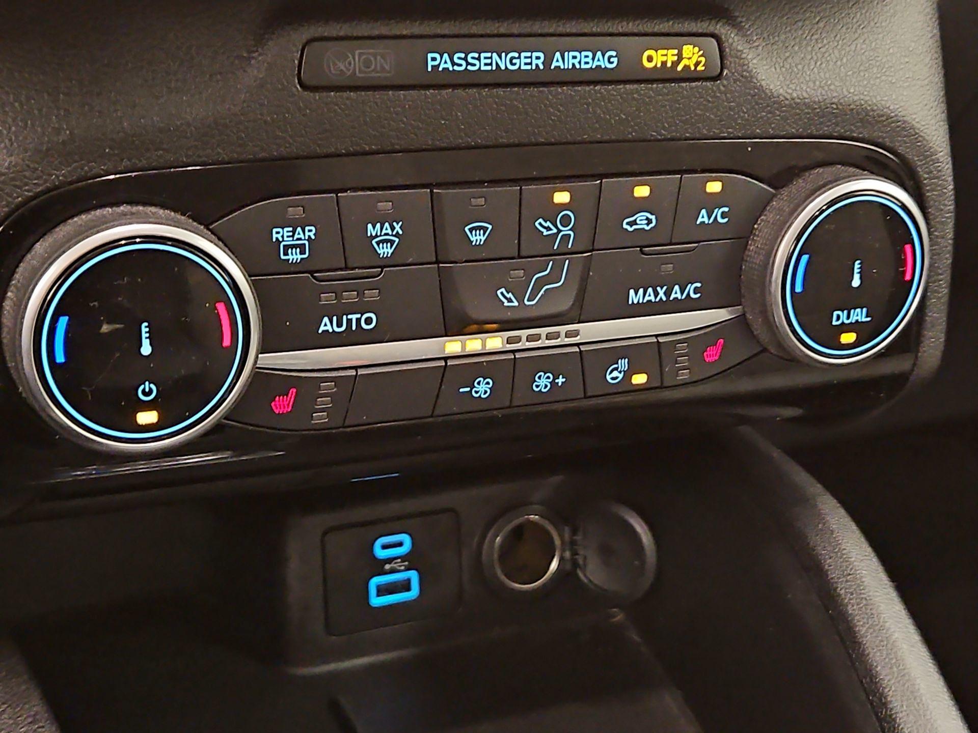 Thumbnail: 2022 Ford Escape - 16