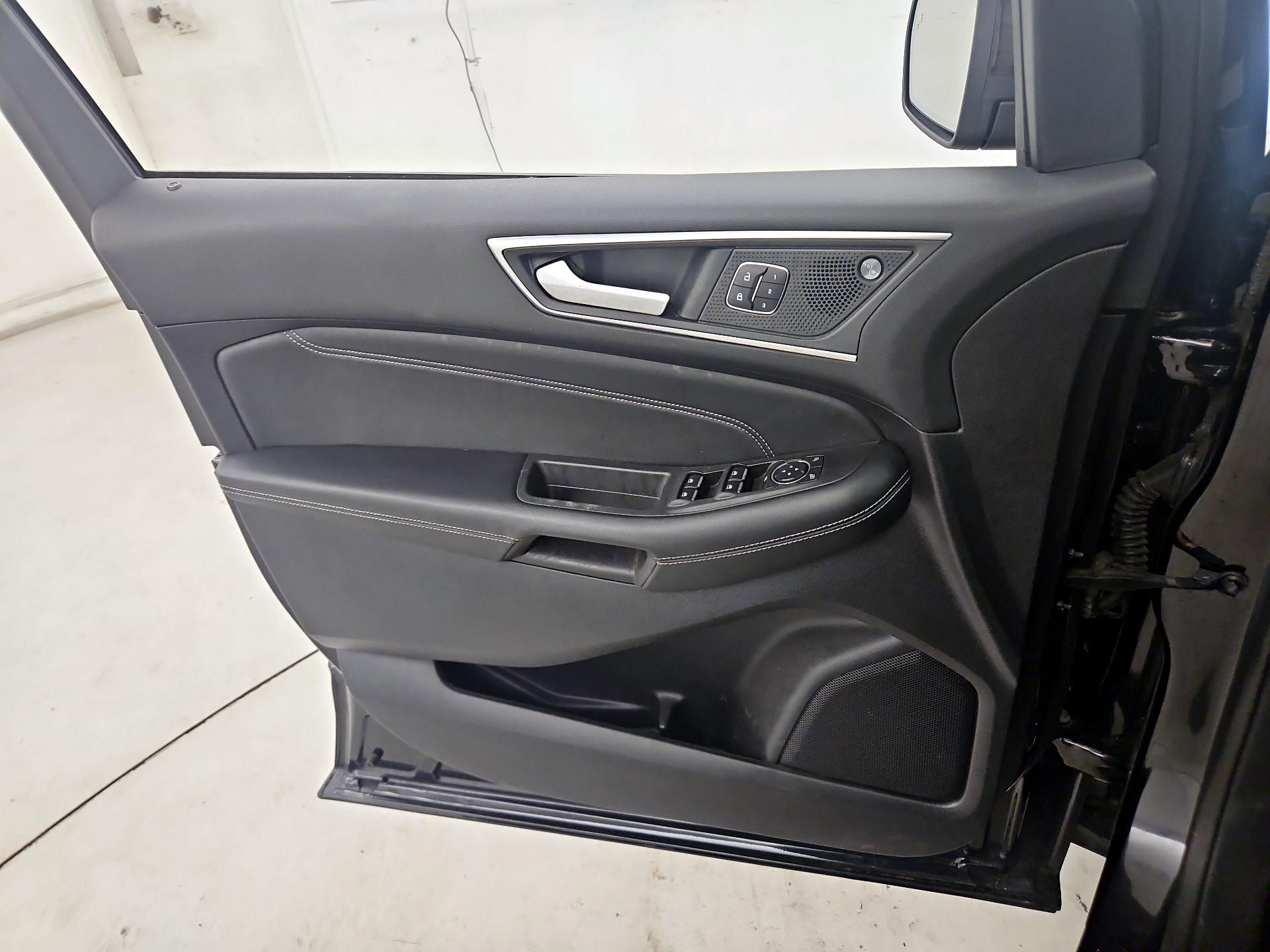 Thumbnail: 2021 Ford Edge - 12