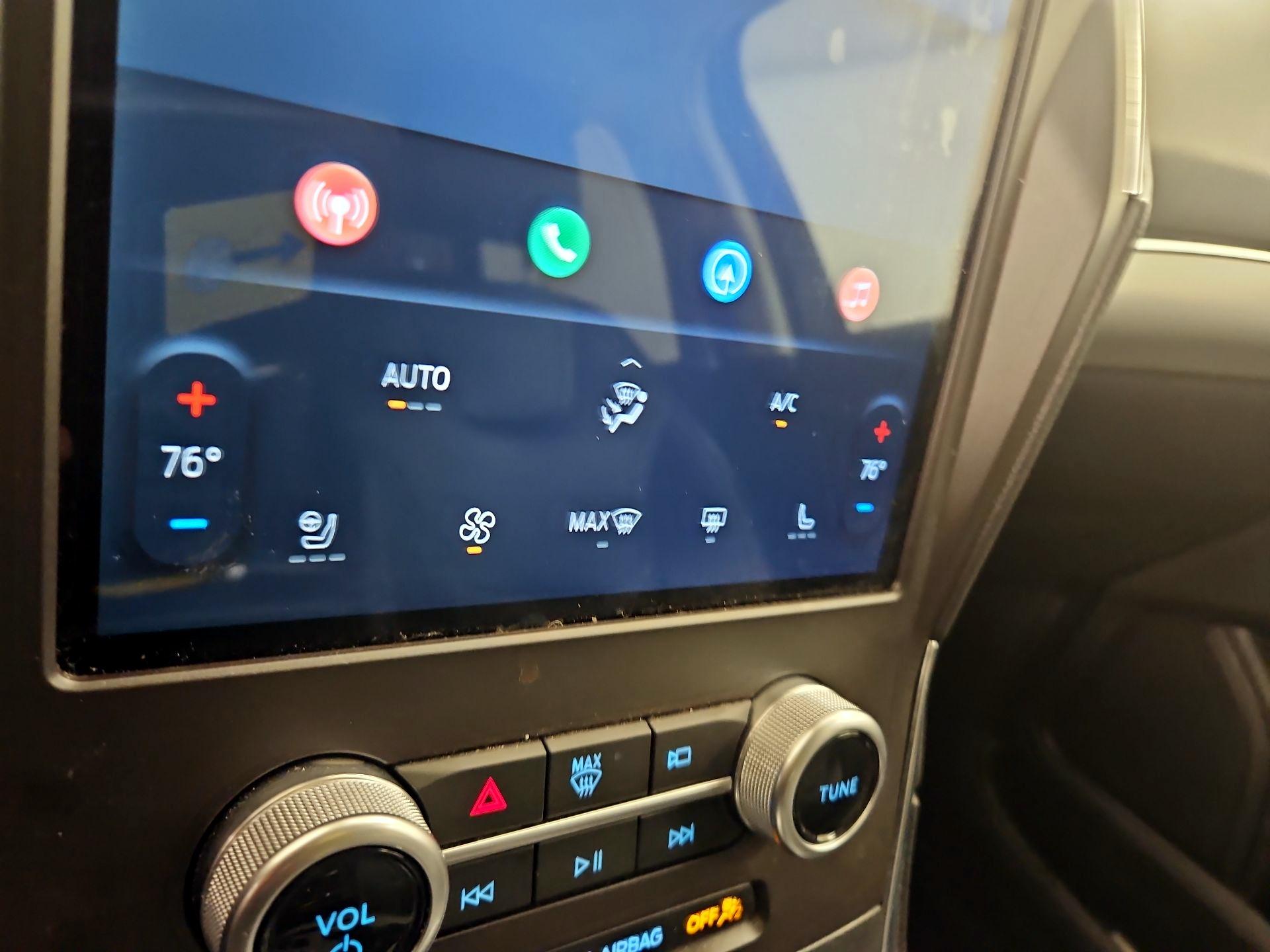 Thumbnail: 2021 Ford Edge - 17