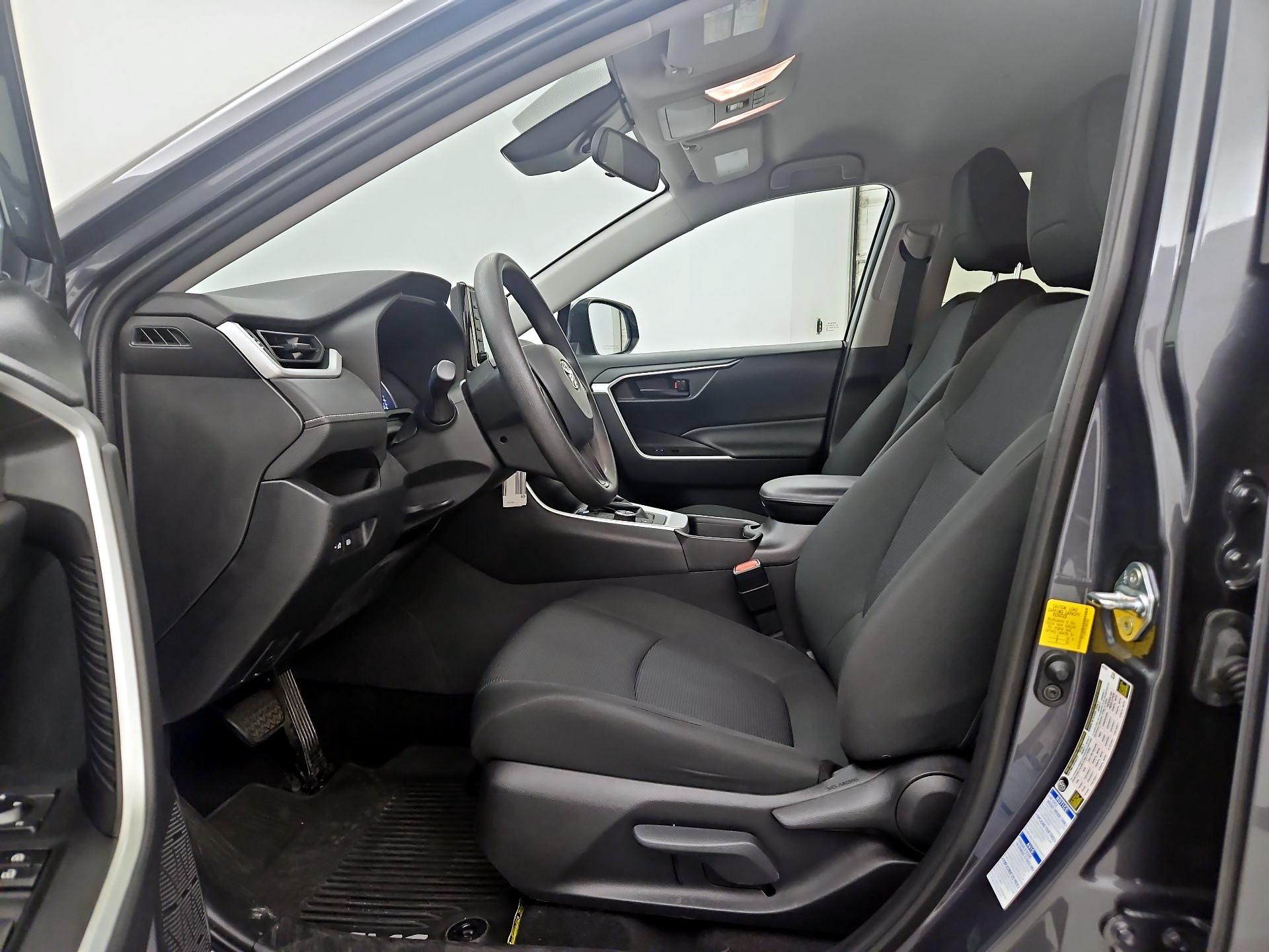 Thumbnail: 2020 Toyota RAV4 - 11