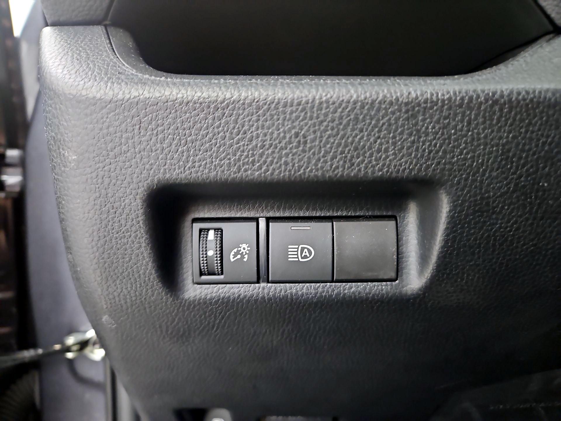 Thumbnail: 2020 Toyota RAV4 - 13