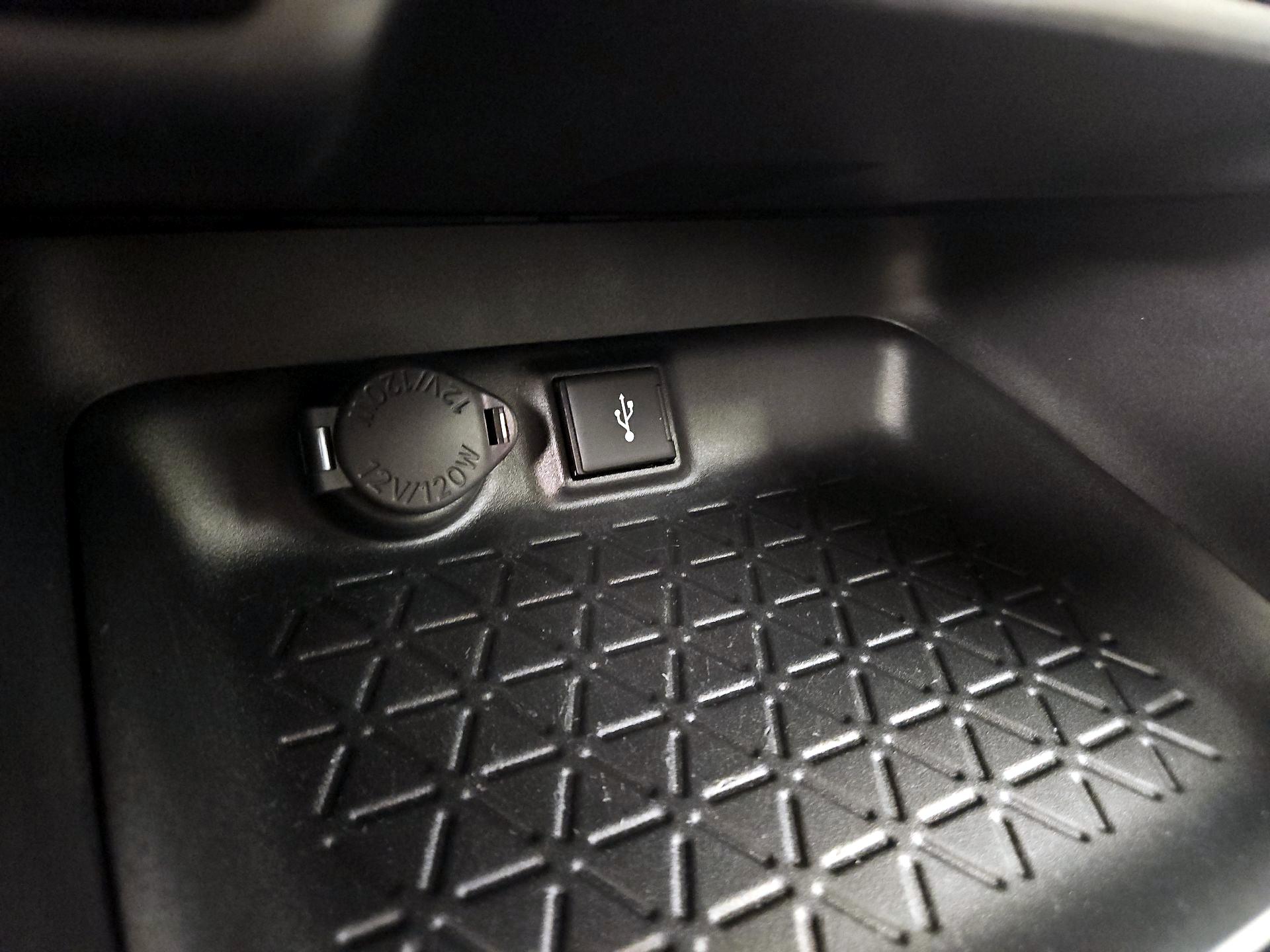 Thumbnail: 2020 Toyota RAV4 - 18