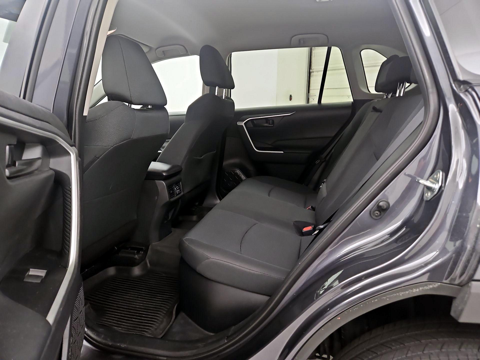 Thumbnail: 2020 Toyota RAV4 - 19