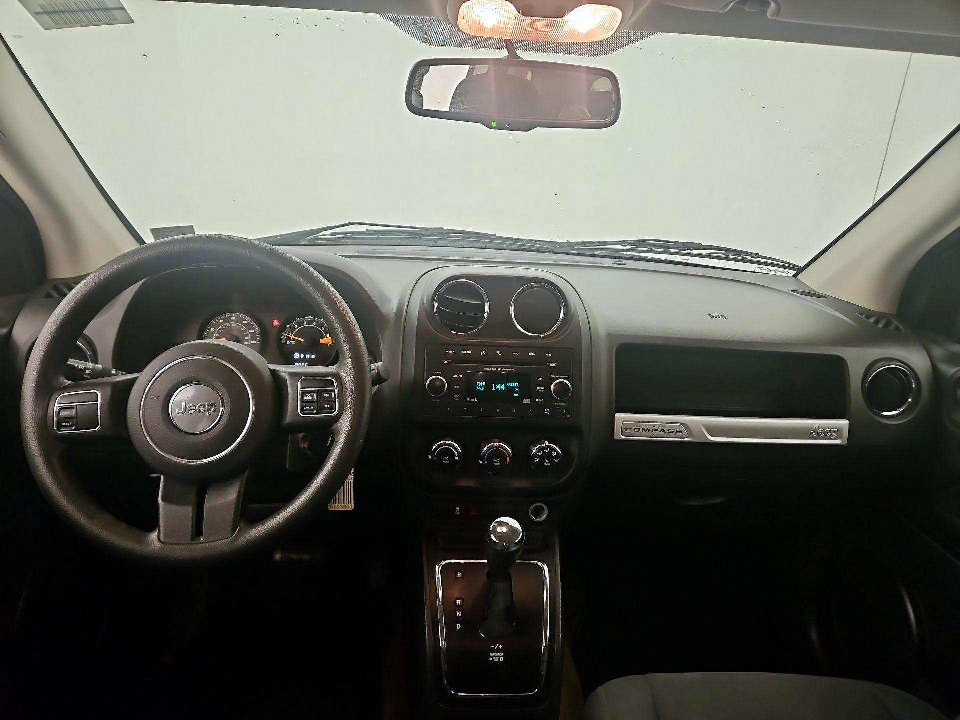 Thumbnail: 2016 Jeep Compass - 9