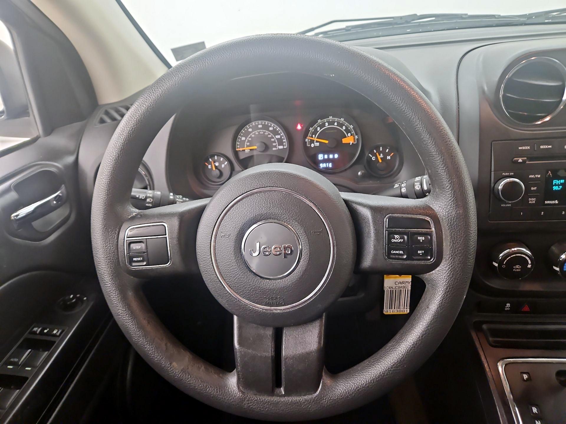 Thumbnail: 2016 Jeep Compass - 10