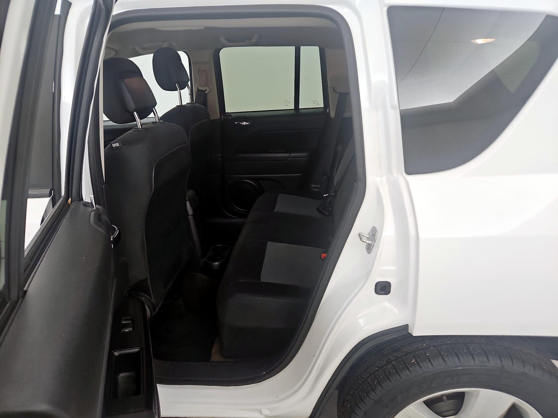 Thumbnail: 2016 Jeep Compass - 17