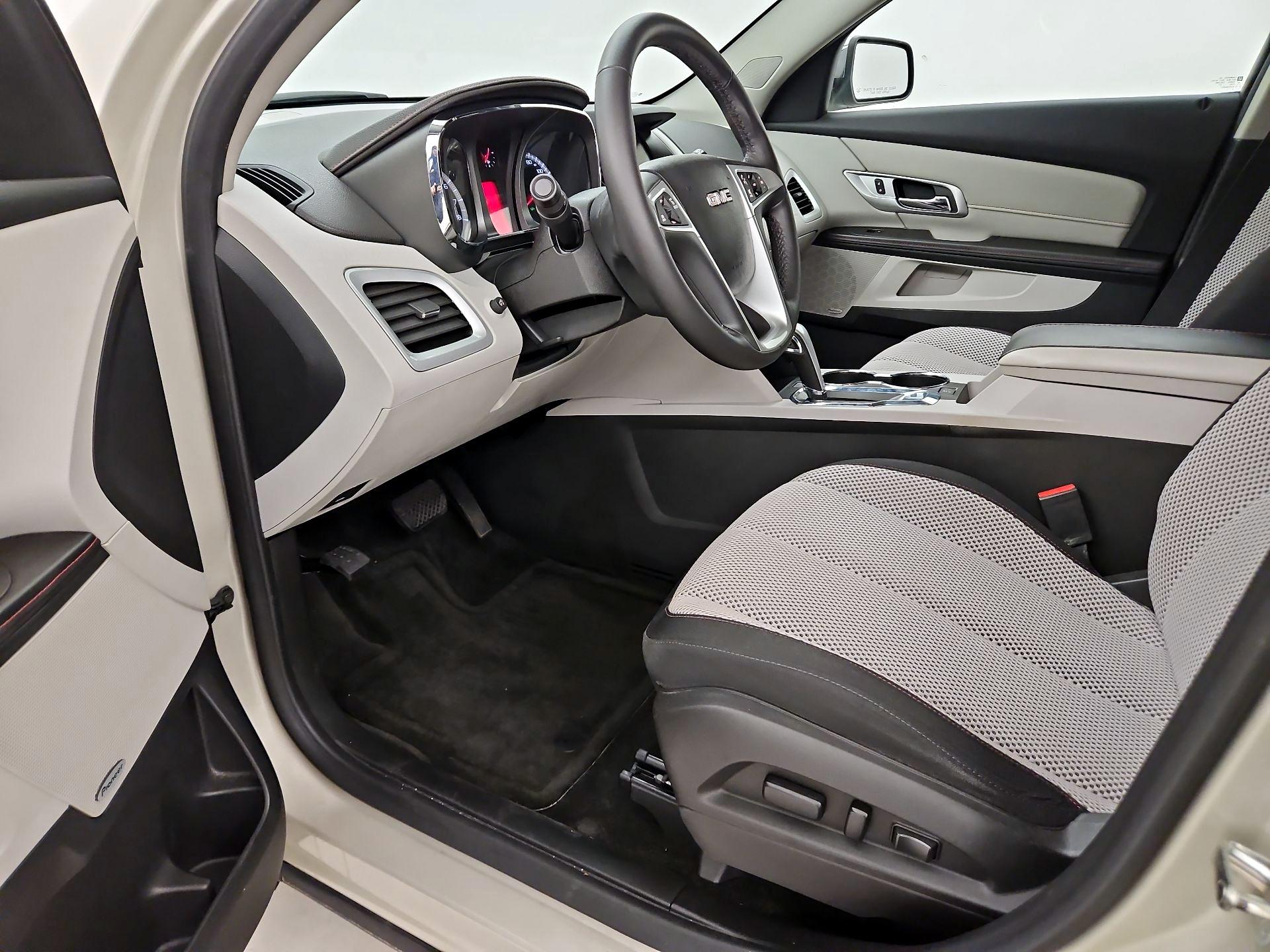 Thumbnail: 2015 GMC Terrain - 11