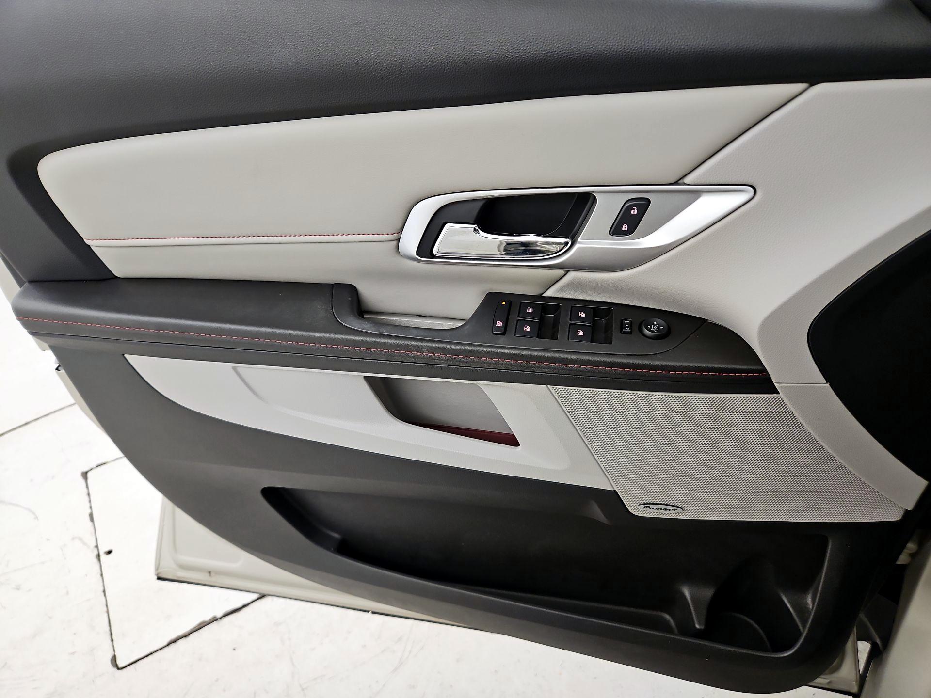 Thumbnail: 2015 GMC Terrain - 12