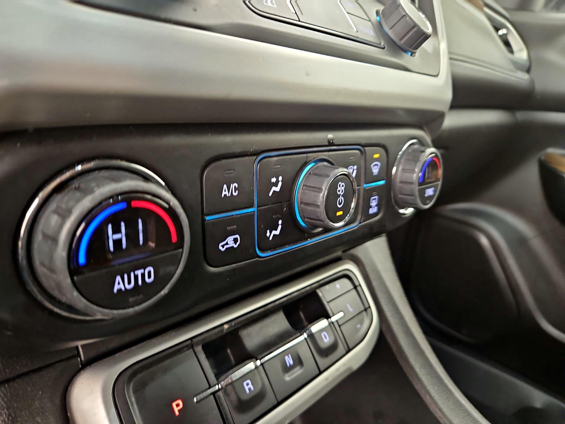 Thumbnail: 2023 GMC Acadia - 16