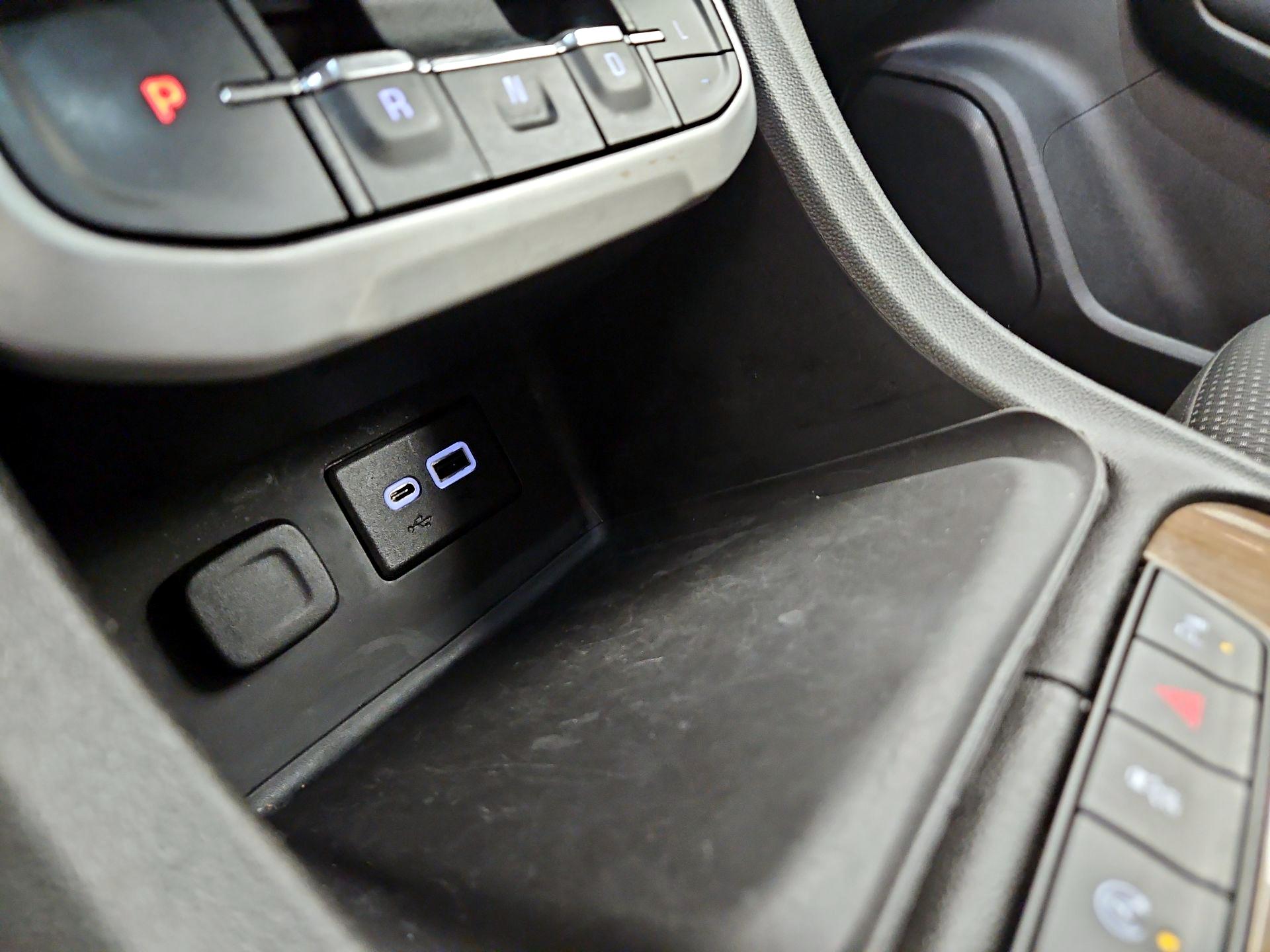 Thumbnail: 2023 GMC Acadia - 18