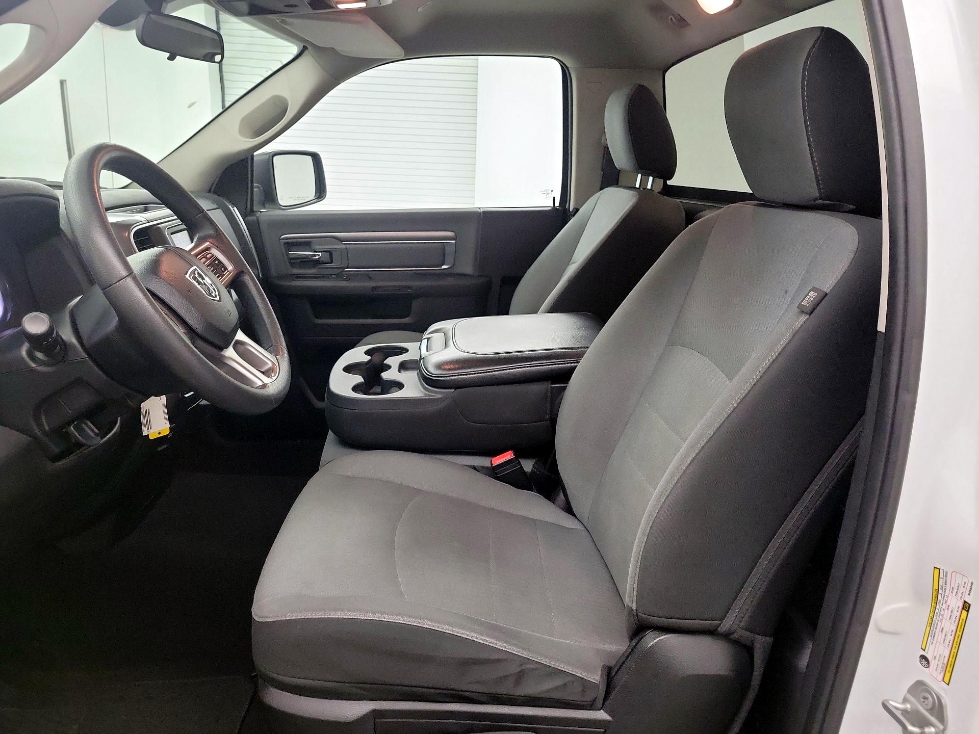 Thumbnail: 2021 RAM 1500 Classic - 9