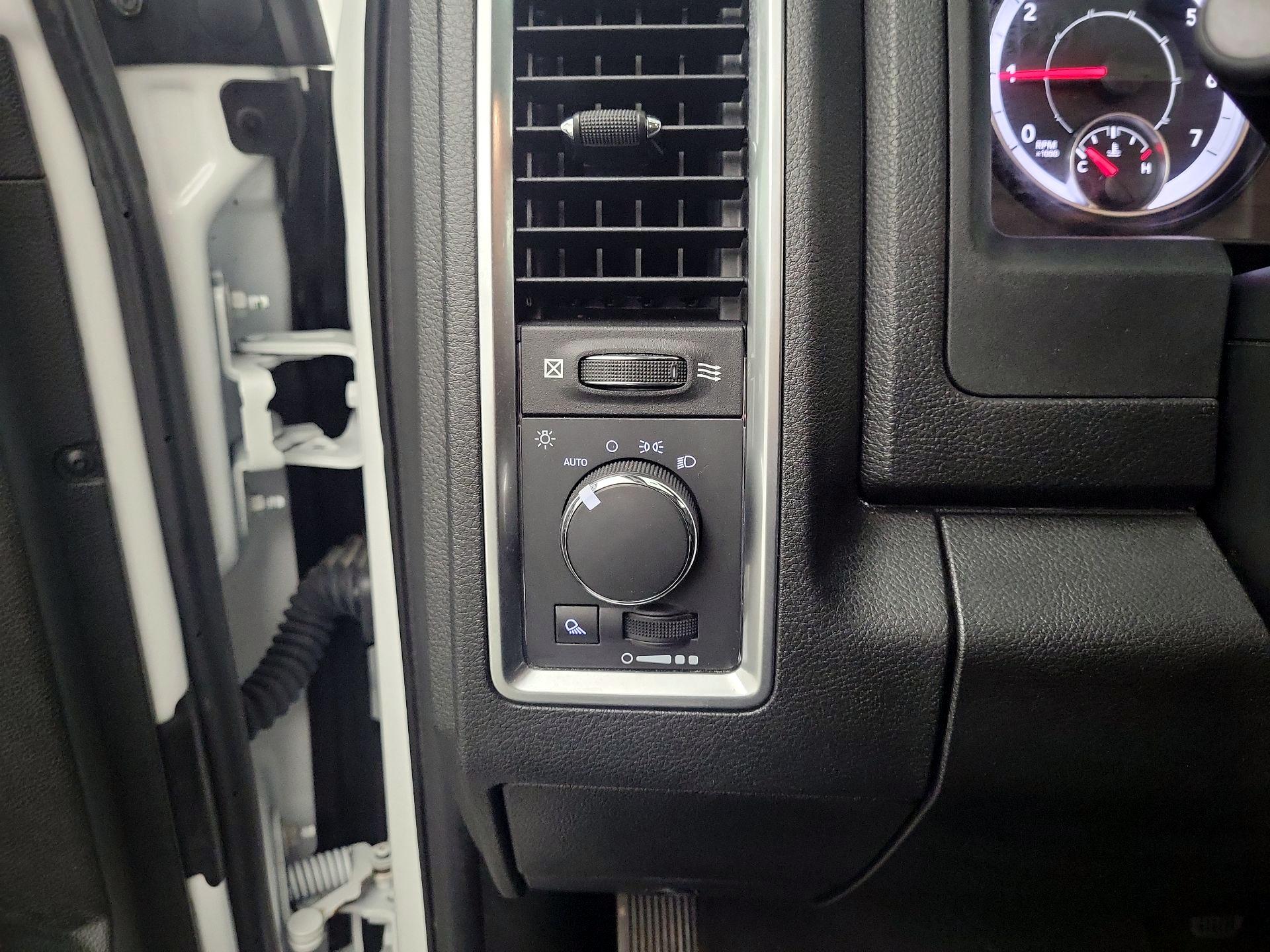 Thumbnail: 2021 RAM 1500 Classic - 11