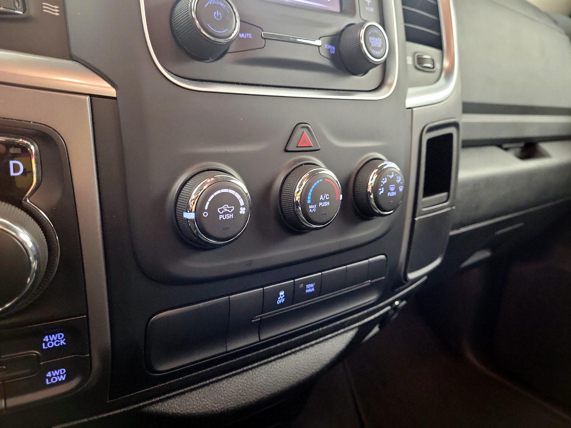 Thumbnail: 2021 RAM 1500 Classic - 14