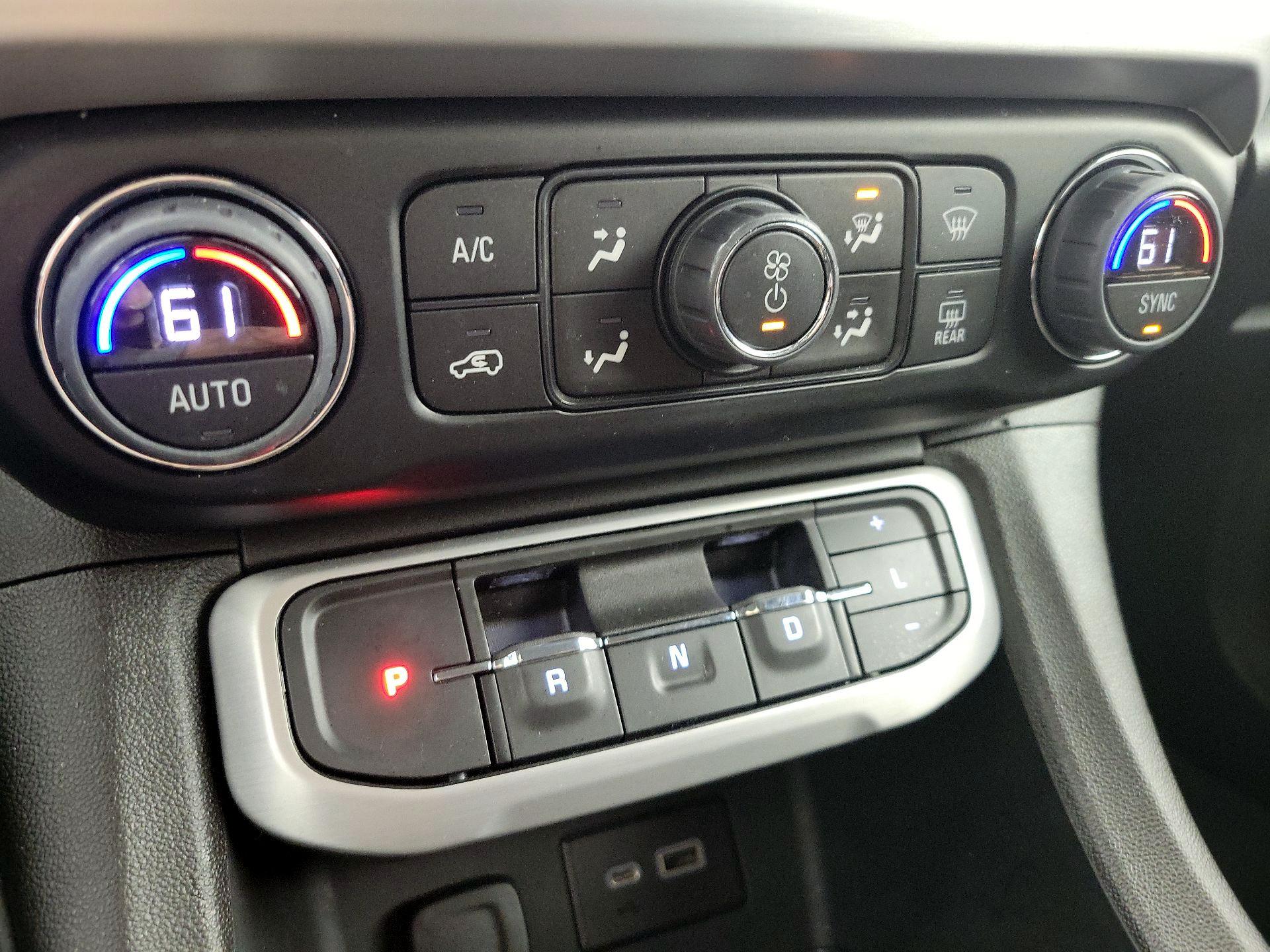 Thumbnail: 2023 GMC Acadia - 16