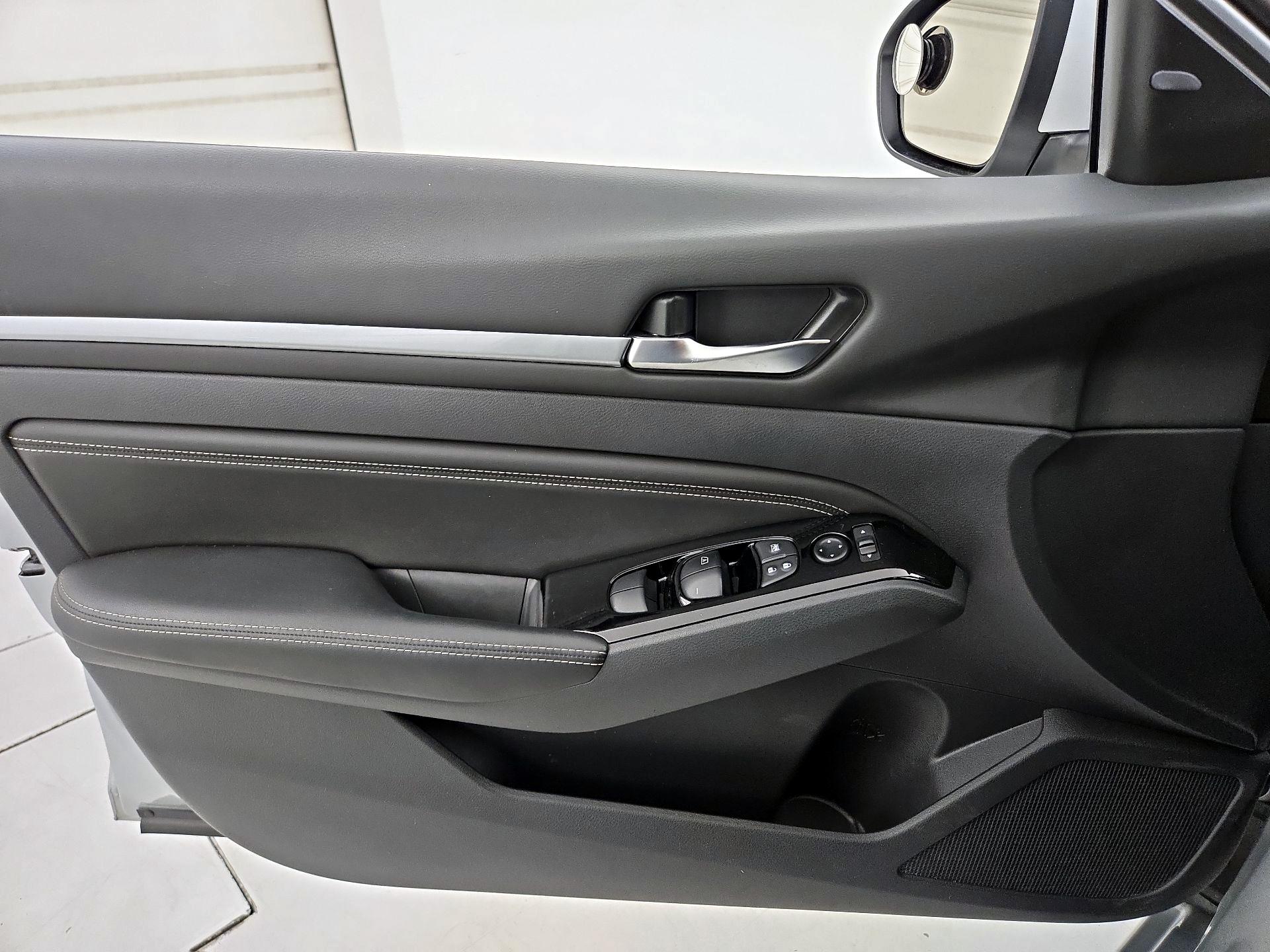 Thumbnail: 2022 Nissan Altima - 12