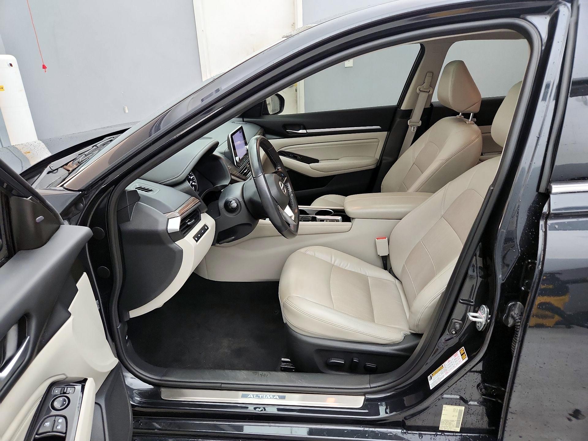 Thumbnail: 2022 Nissan Altima - 11