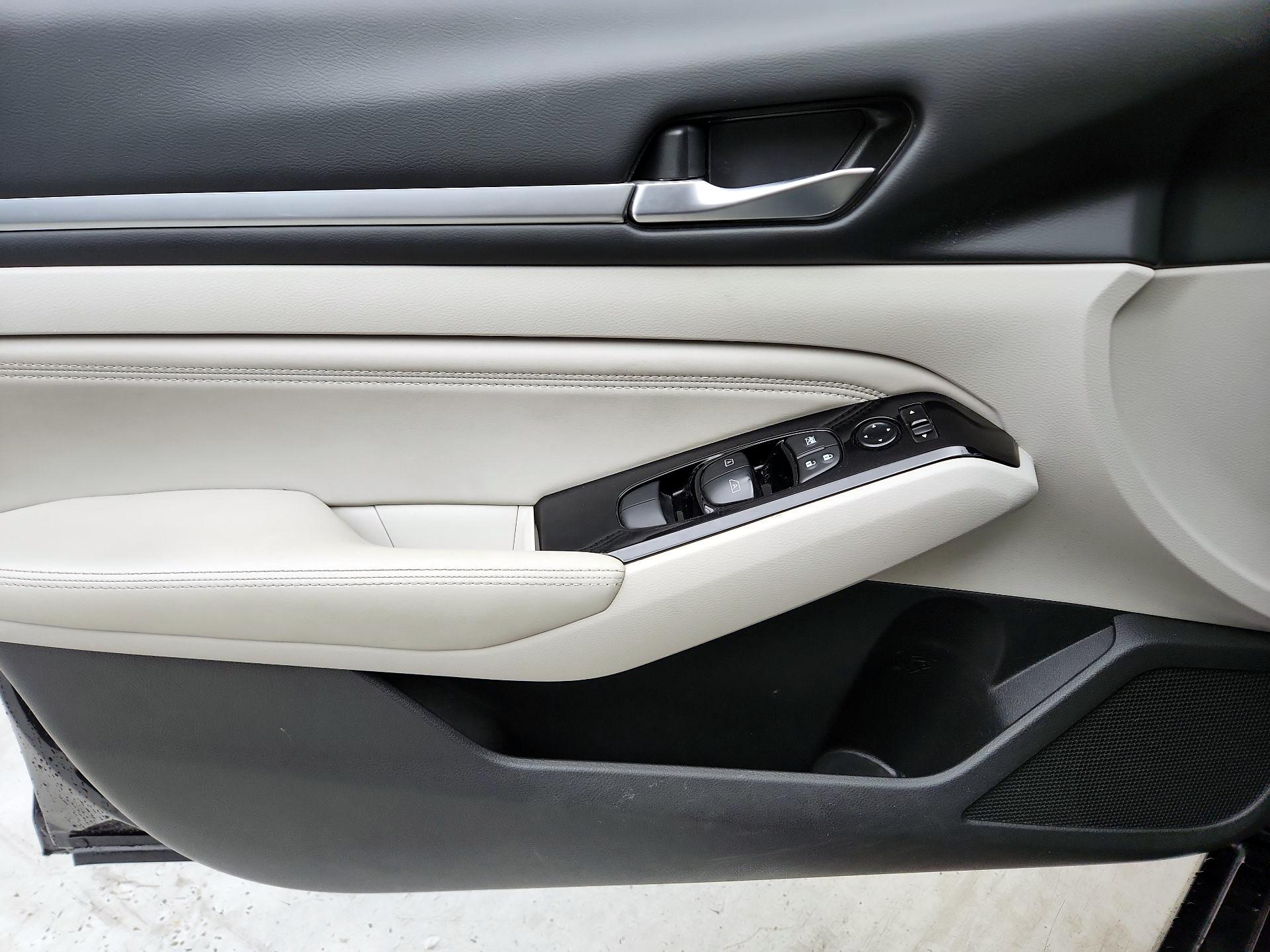 Thumbnail: 2022 Nissan Altima - 12