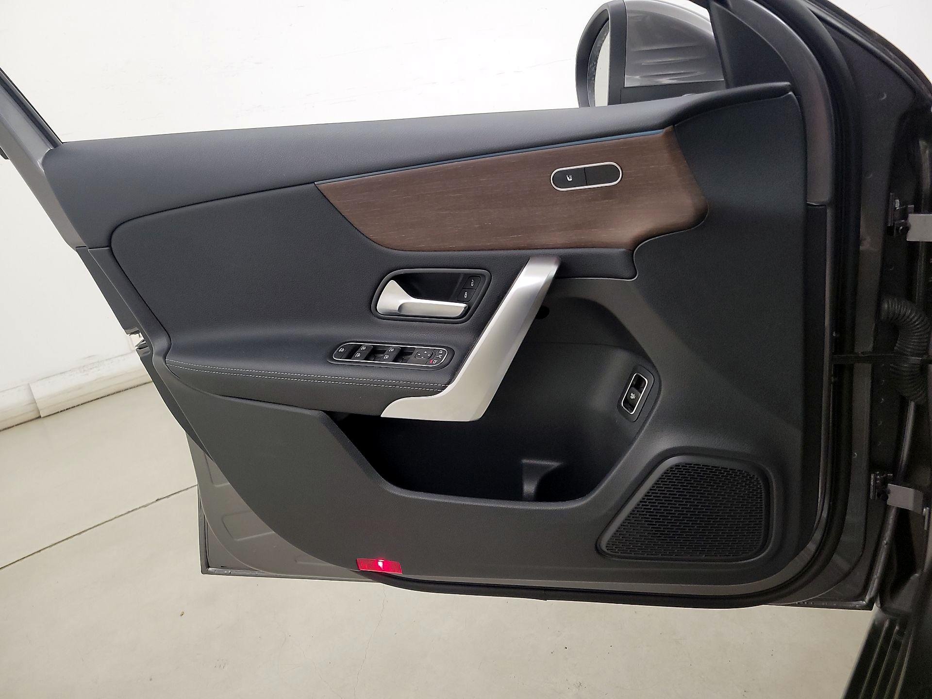 Thumbnail: 2022 Mercedes-Benz A-Class - 12