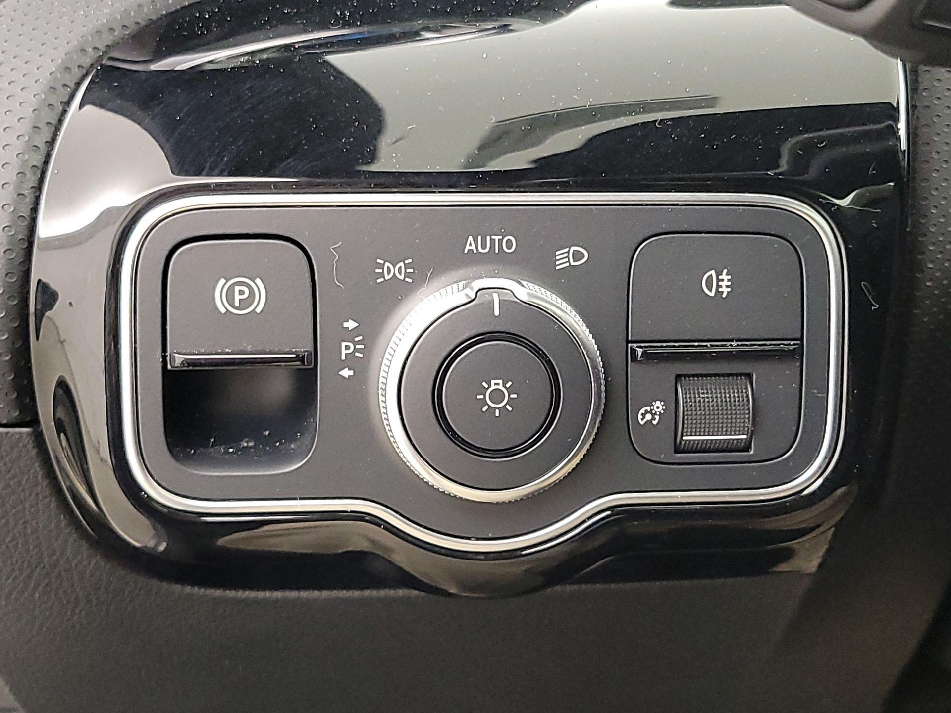 Thumbnail: 2022 Mercedes-Benz A-Class - 13