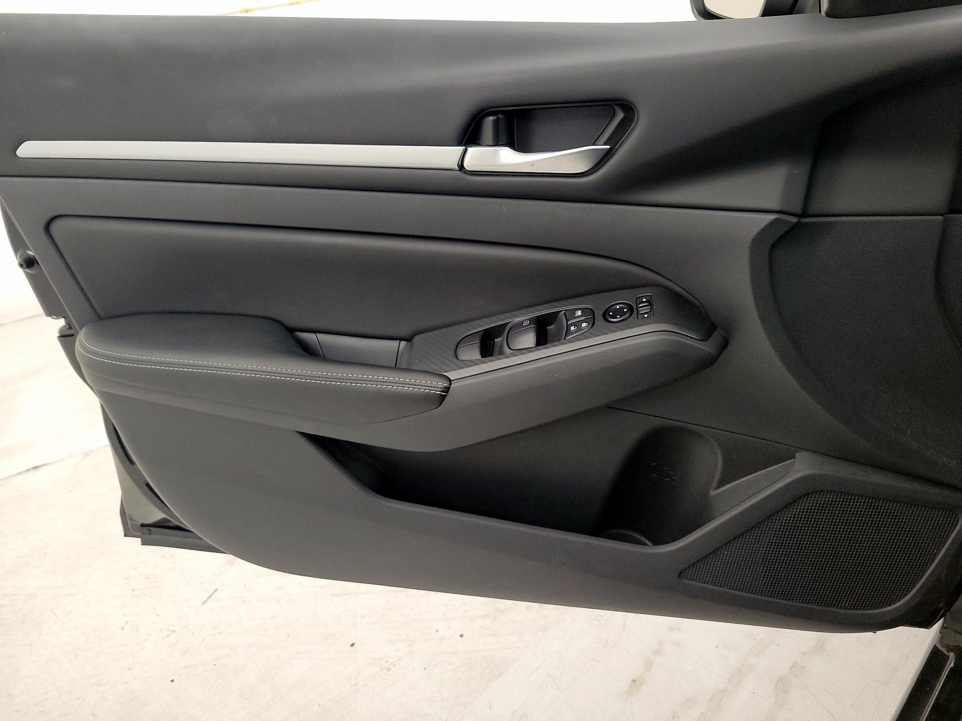 Thumbnail: 2022 Nissan Altima - 12