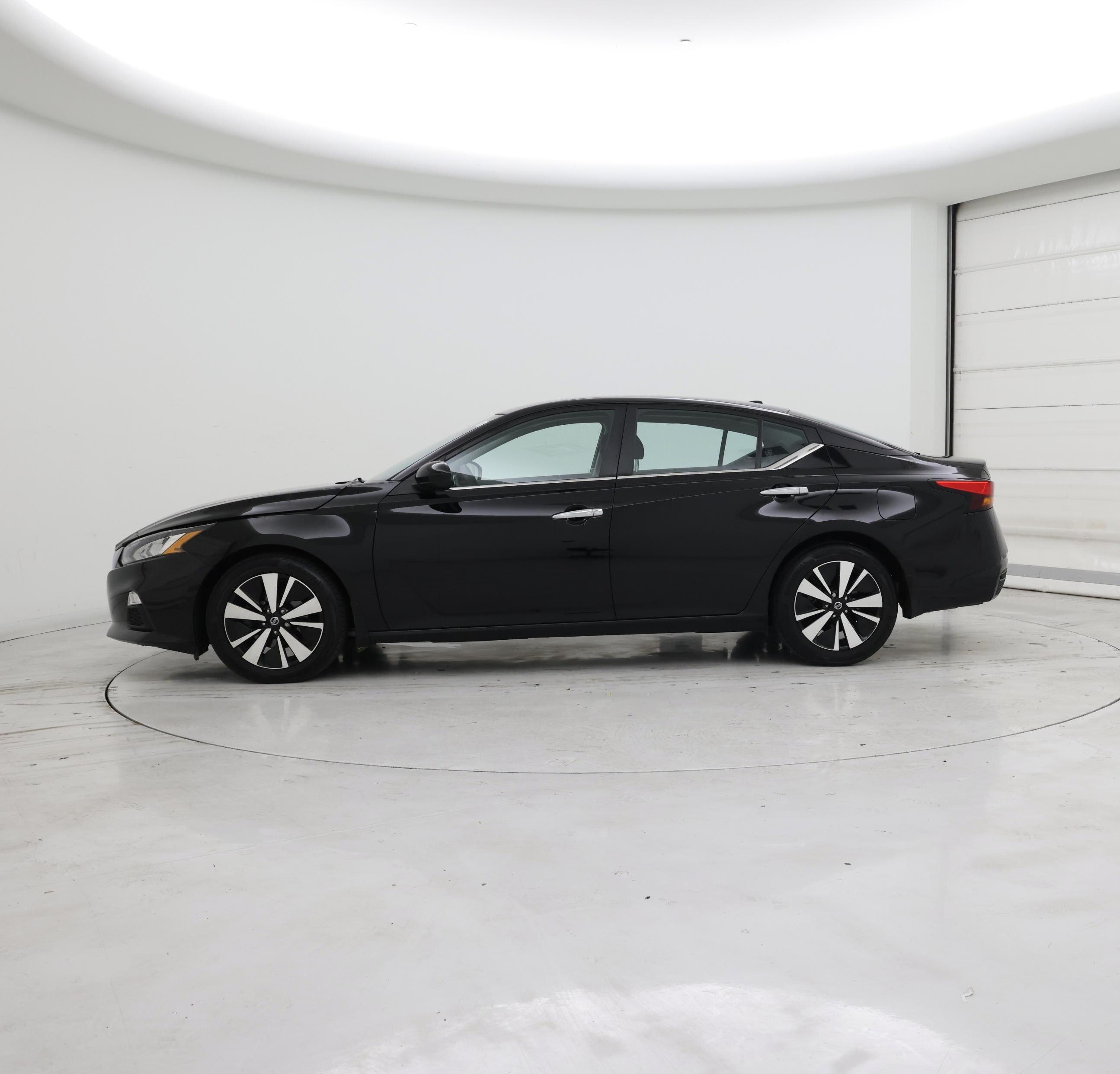 Thumbnail: 2022 Nissan Altima - 3