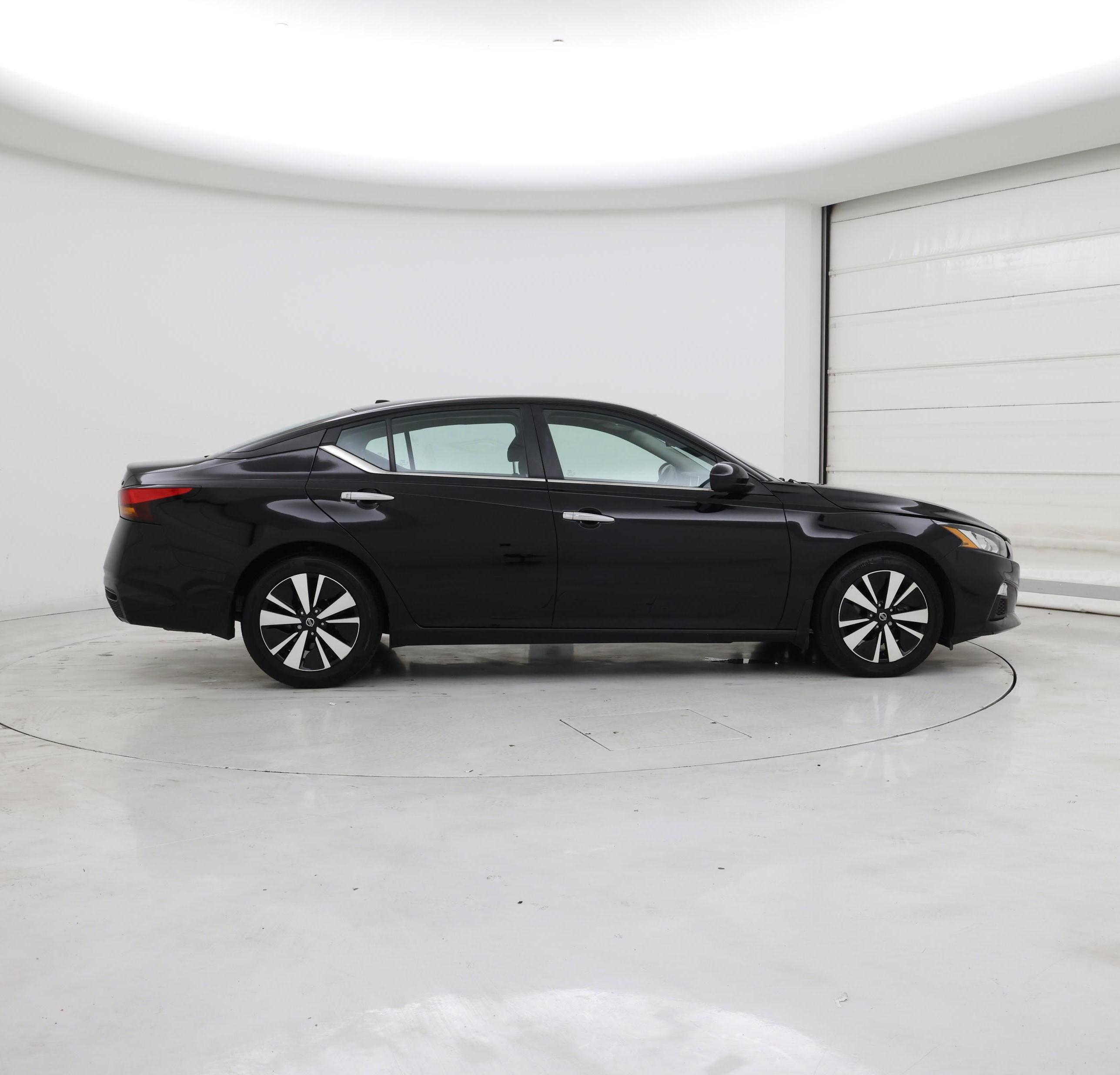 Thumbnail: 2022 Nissan Altima - 7