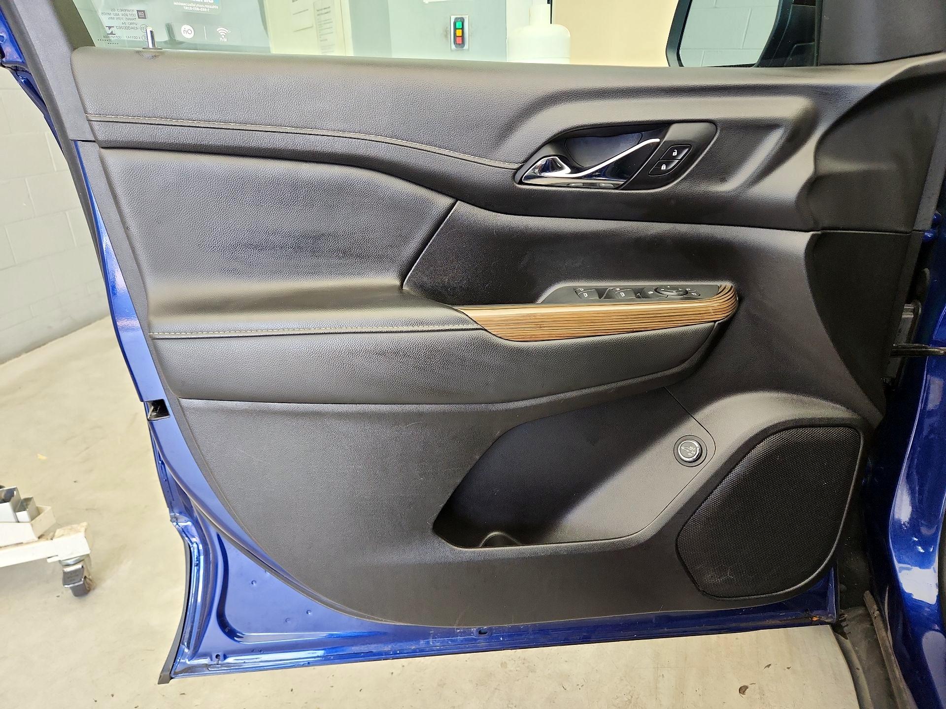 Thumbnail: 2023 GMC Acadia - 12