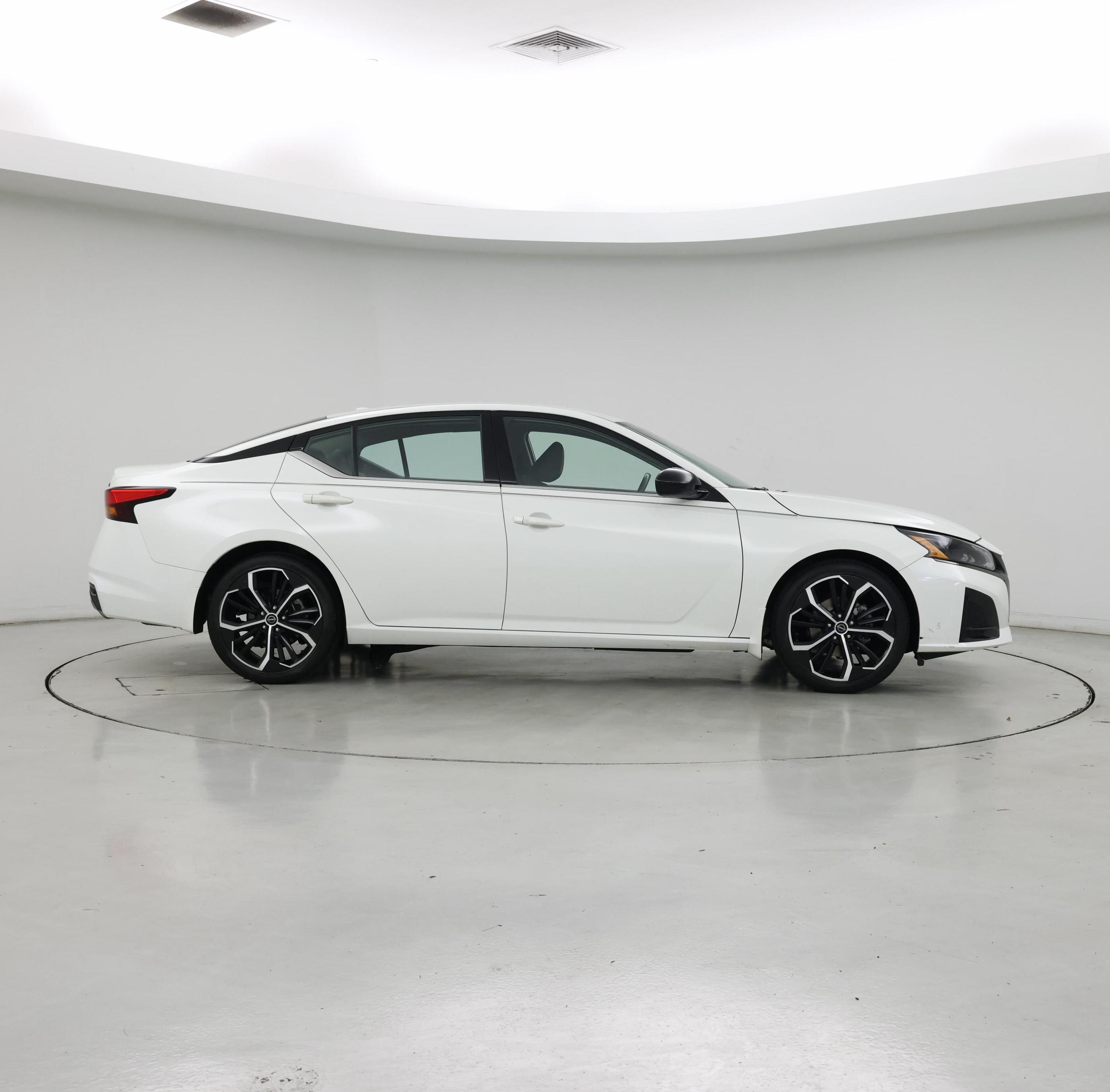 Thumbnail: 2023 Nissan Altima - 7