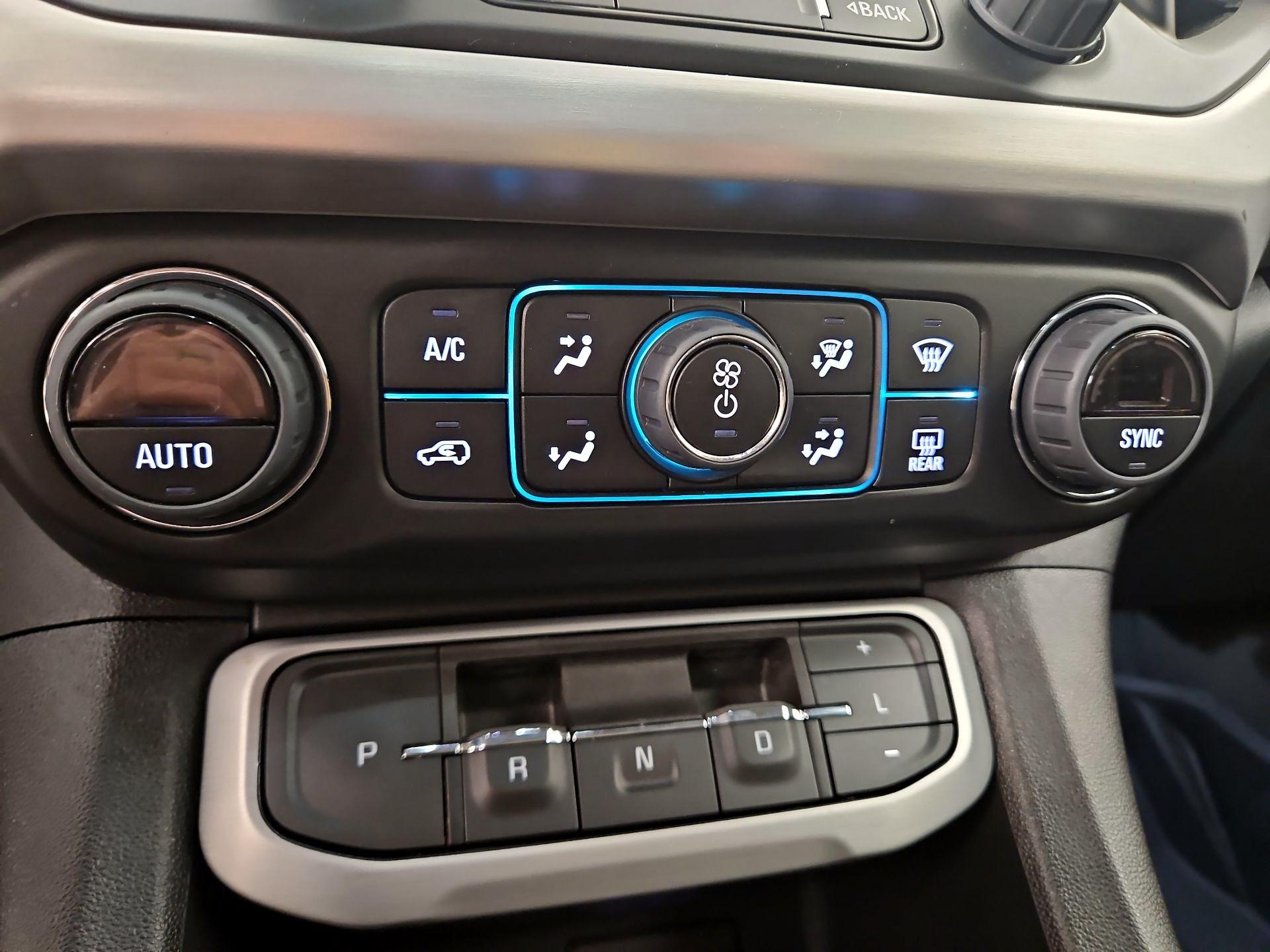 Thumbnail: 2023 GMC Acadia - 17